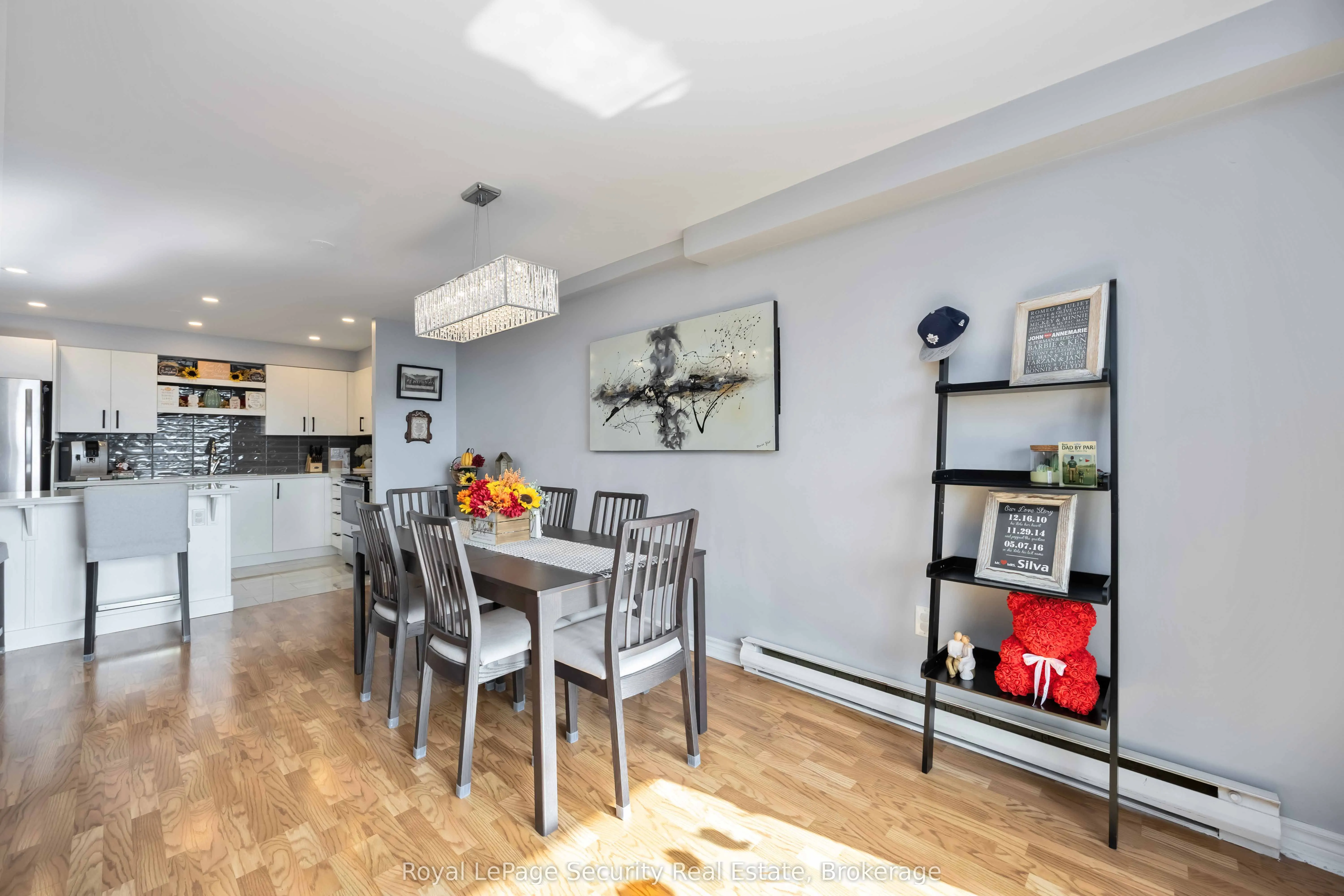 15 La Rose Avenue, #1517