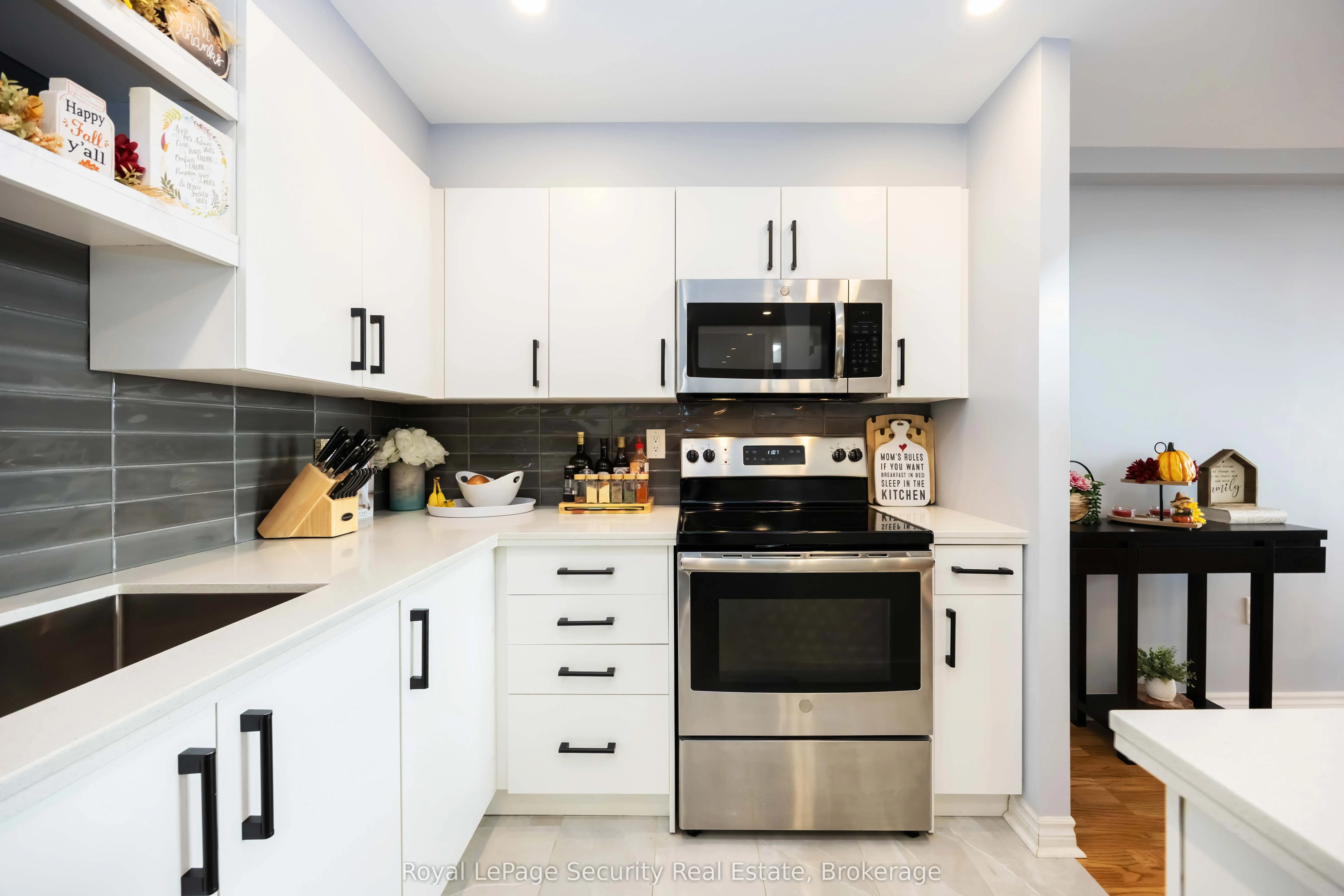 15 La Rose Avenue, #1517