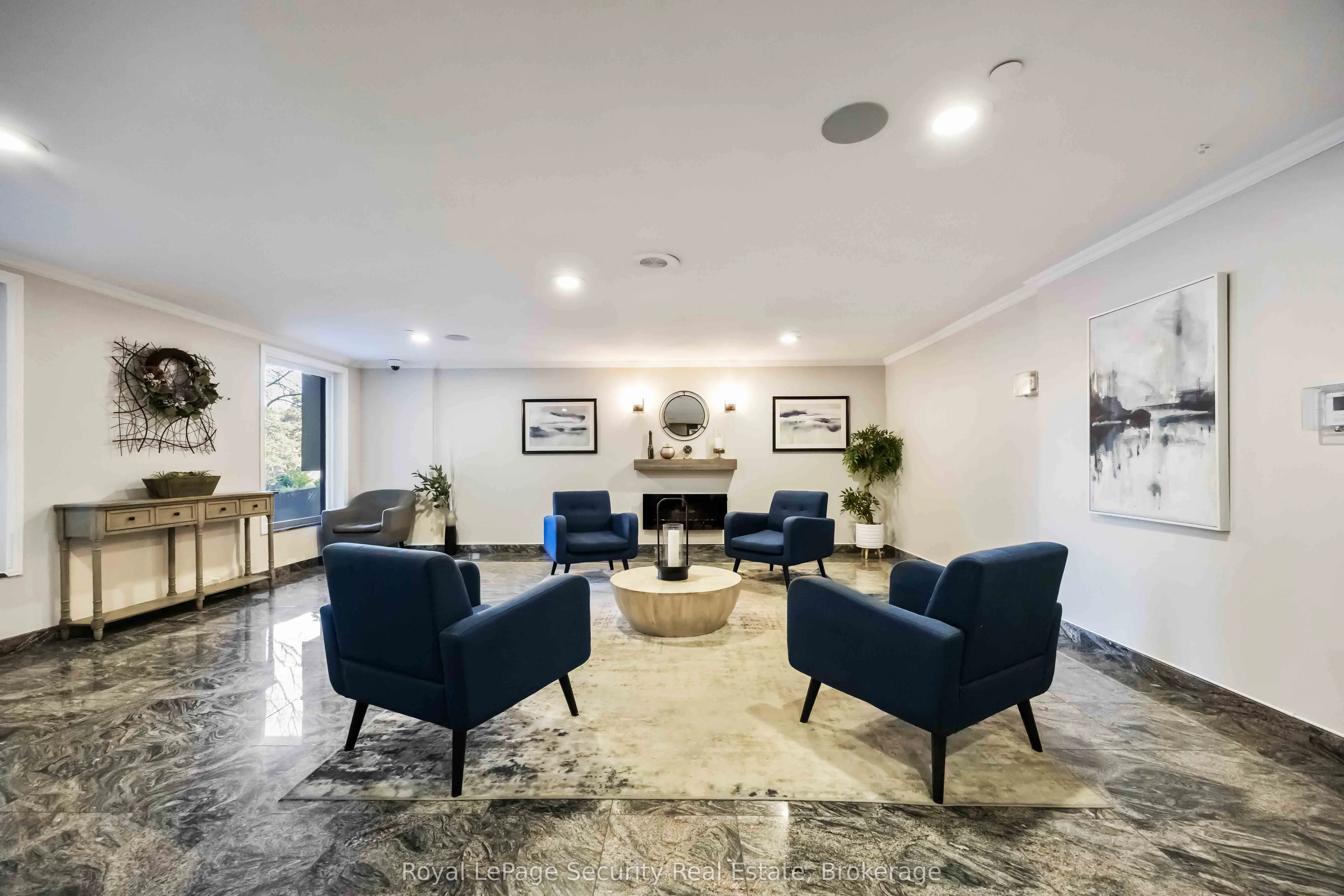 15 La Rose Avenue, #1517