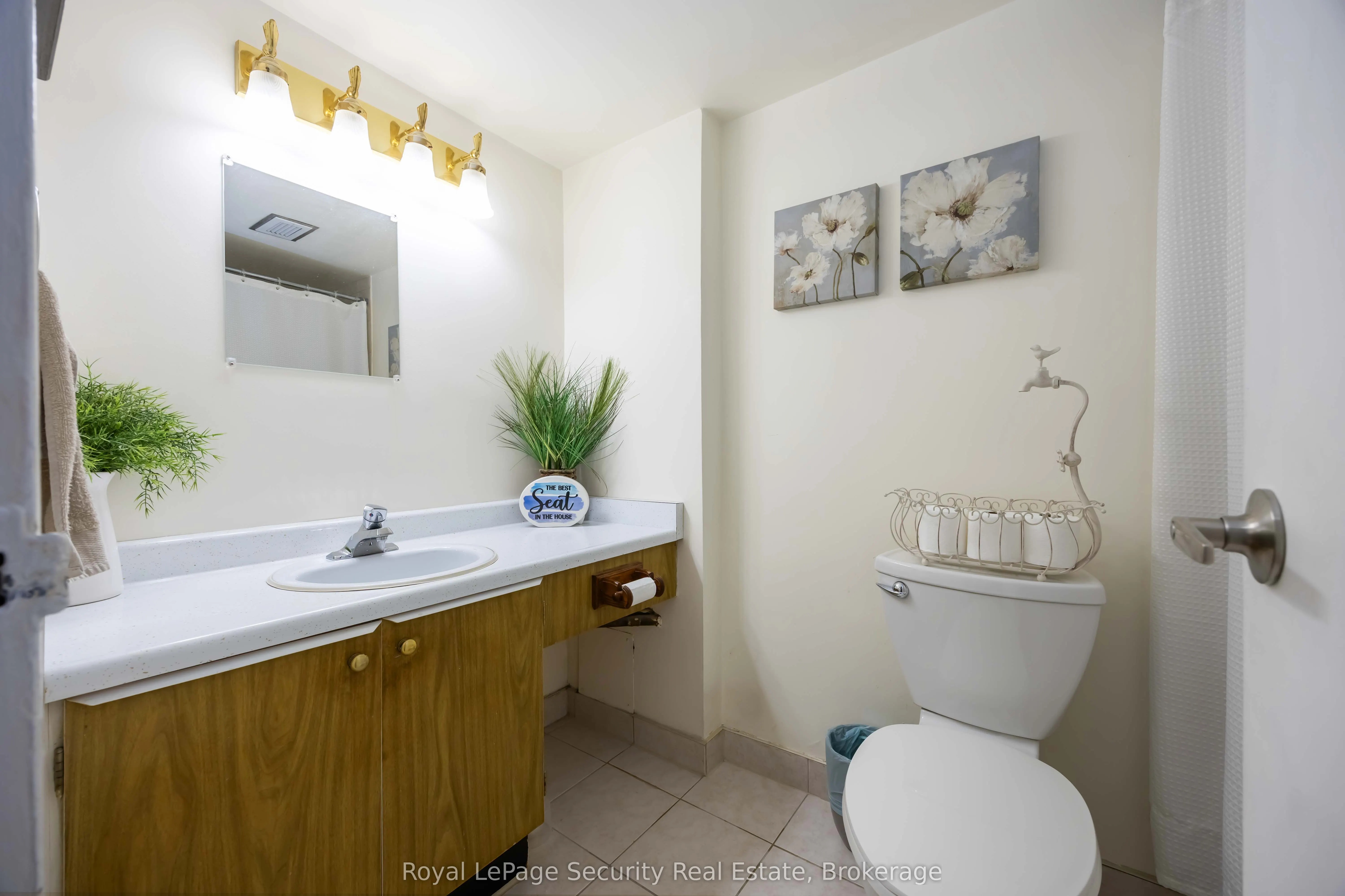 15 La Rose Avenue, #1517