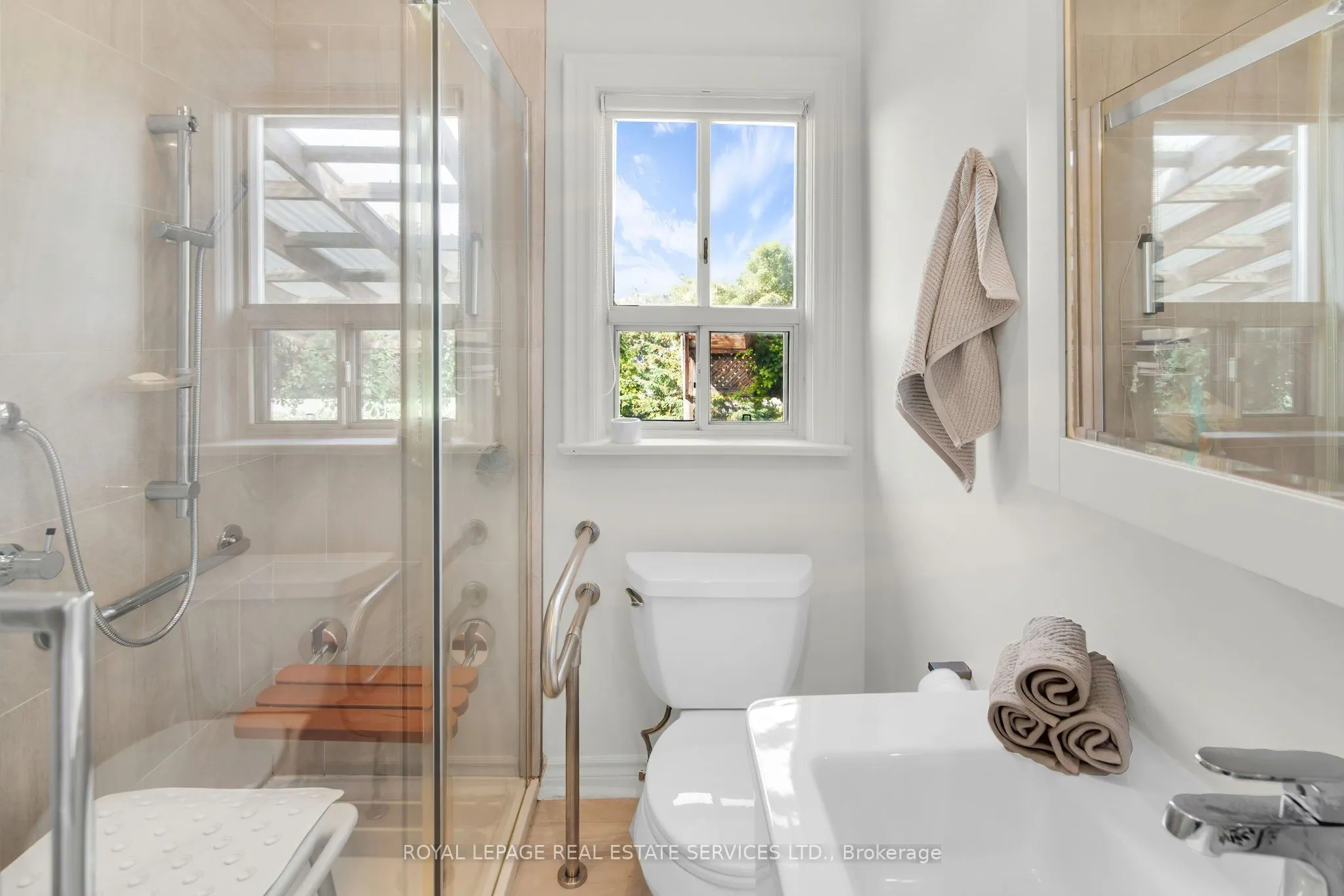16 Redfern Avenue