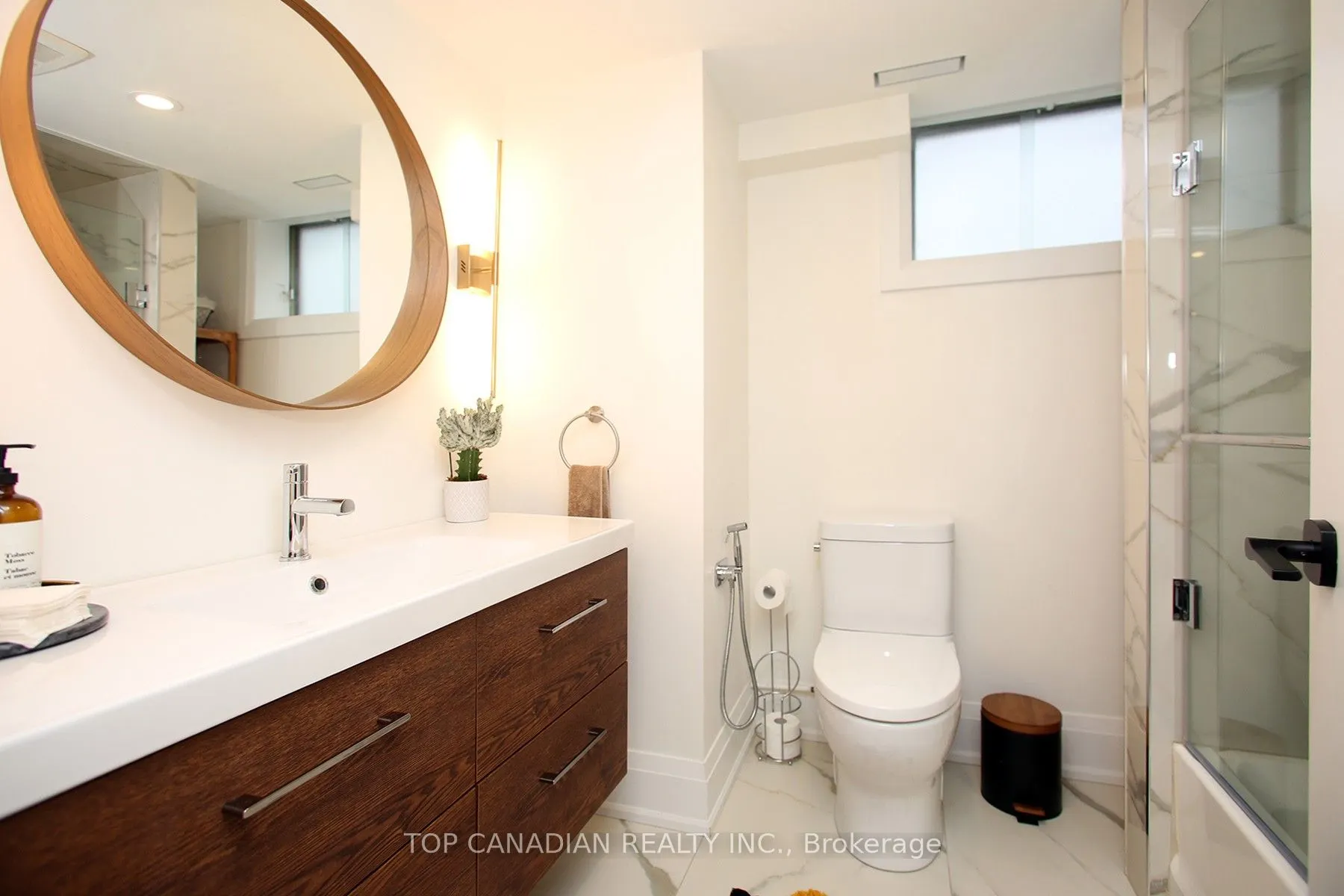 645 Castleguard Crescent