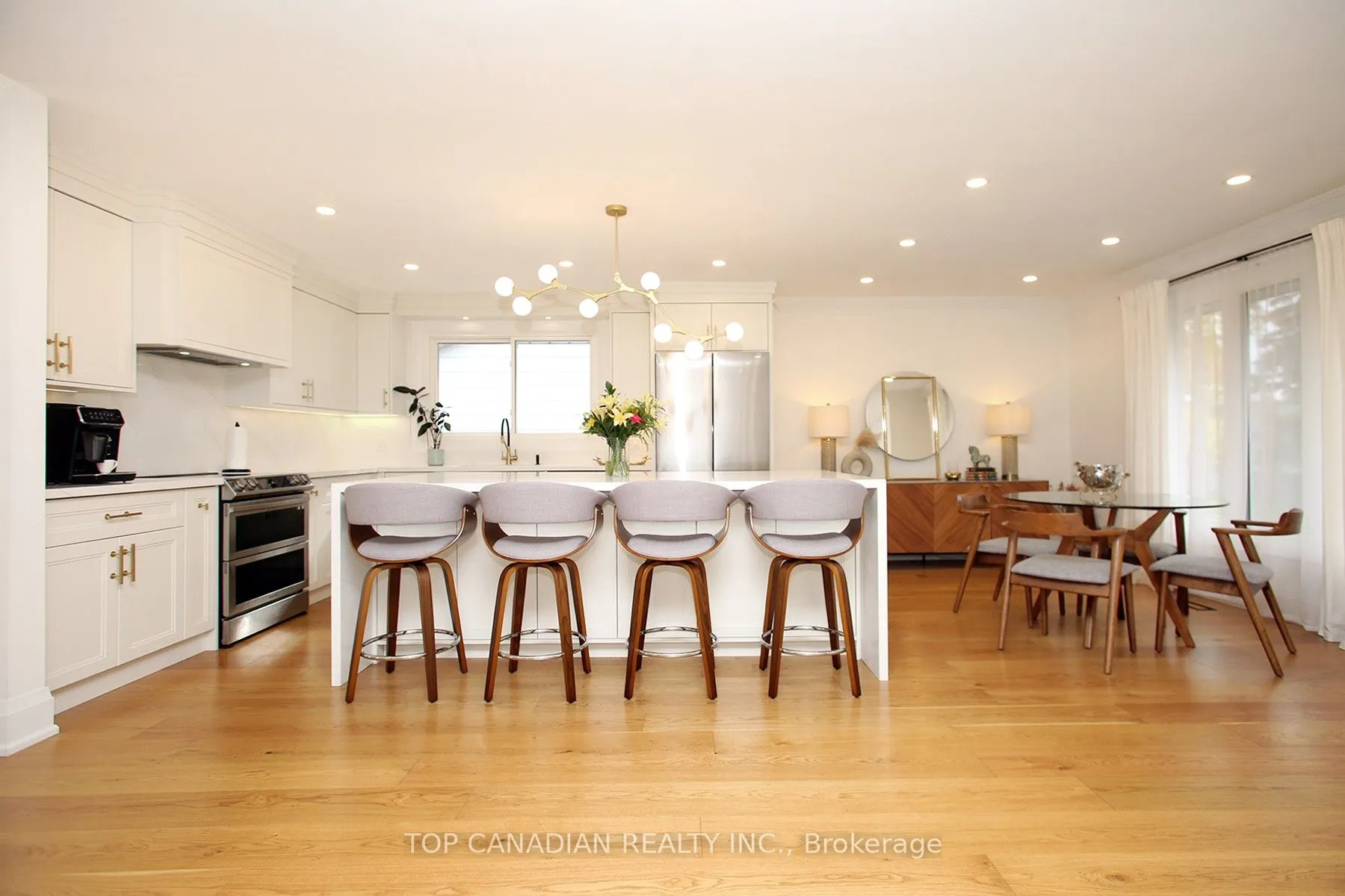 645 Castleguard Crescent