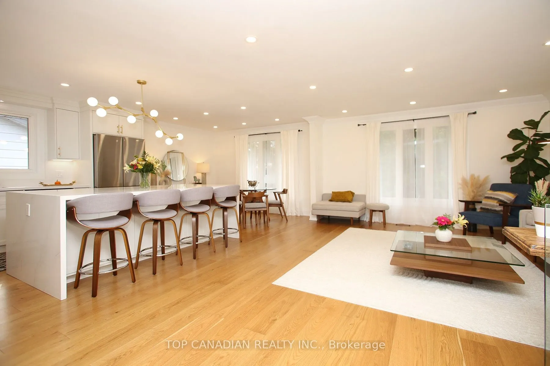 645 Castleguard Crescent