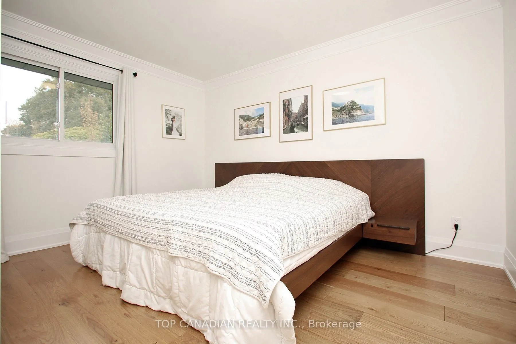 645 Castleguard Crescent