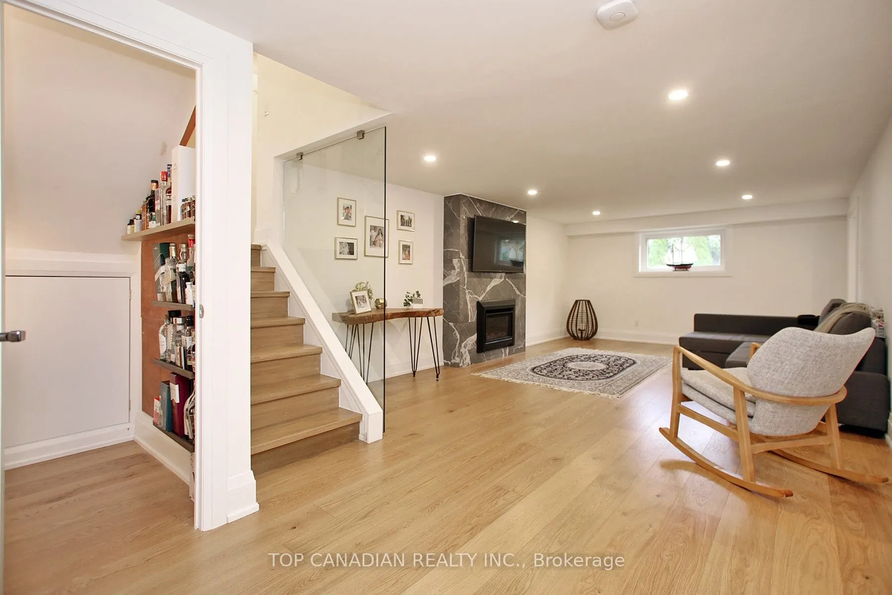 645 Castleguard Crescent