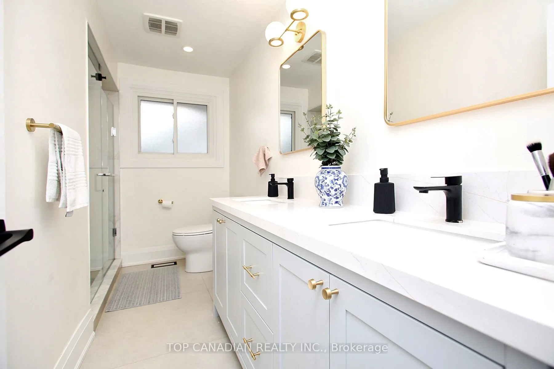 645 Castleguard Crescent