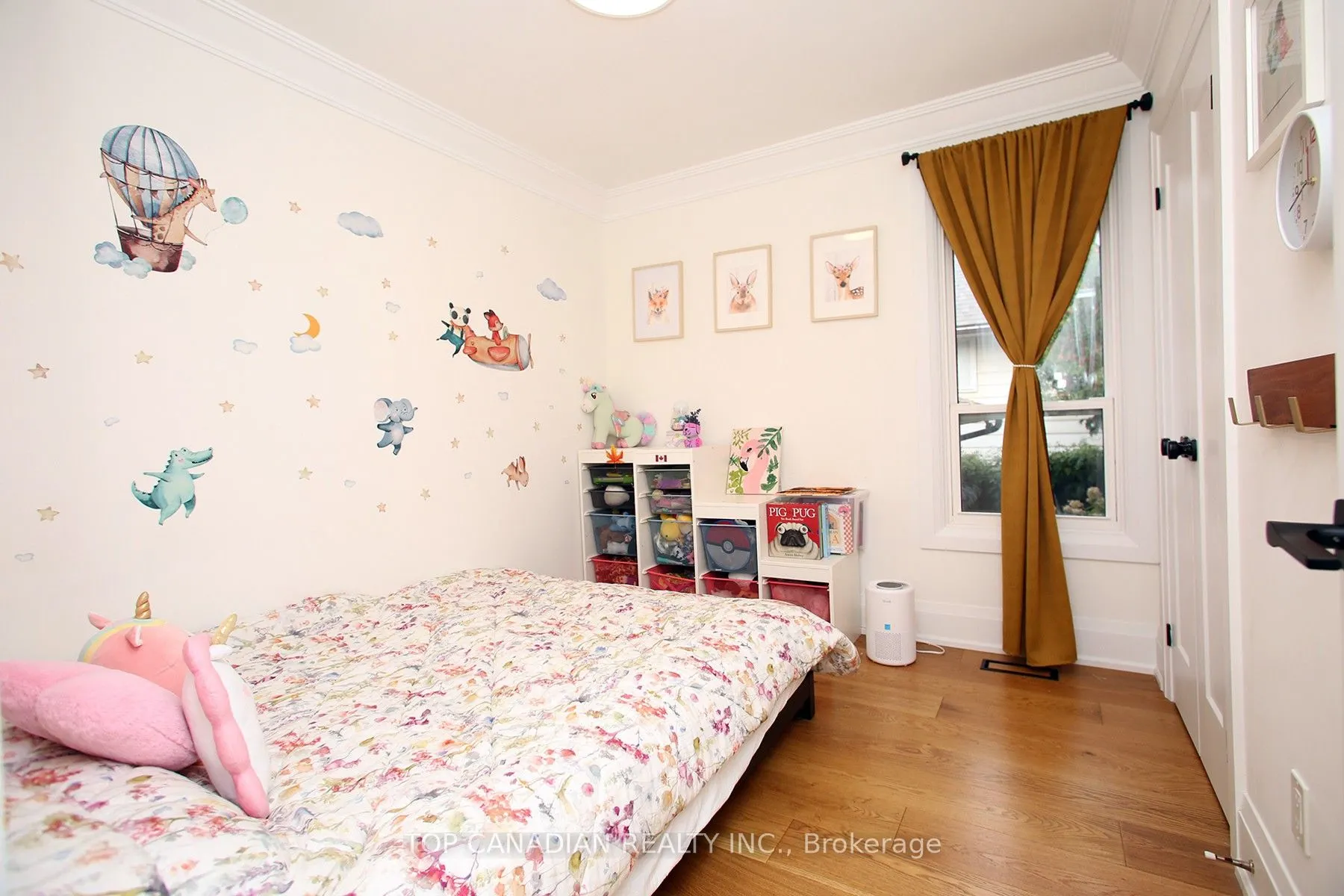 645 Castleguard Crescent