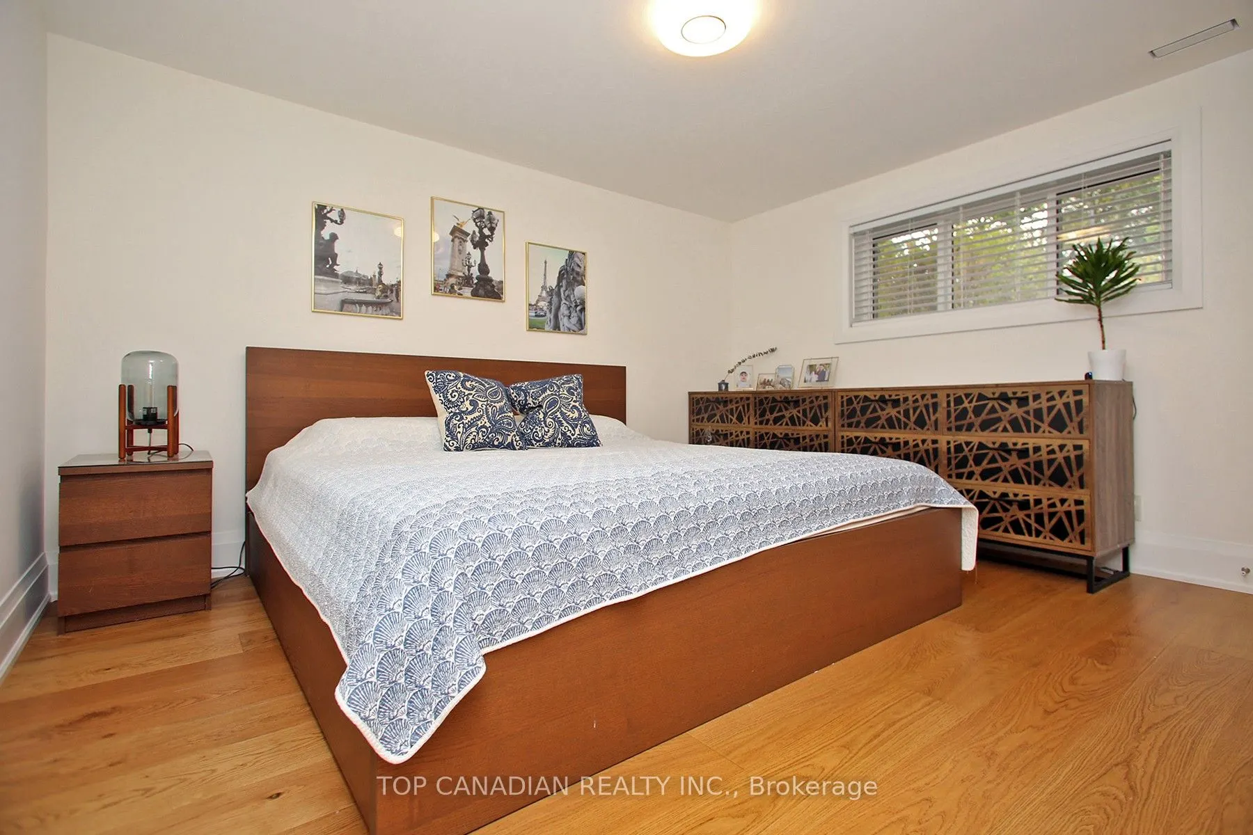 645 Castleguard Crescent