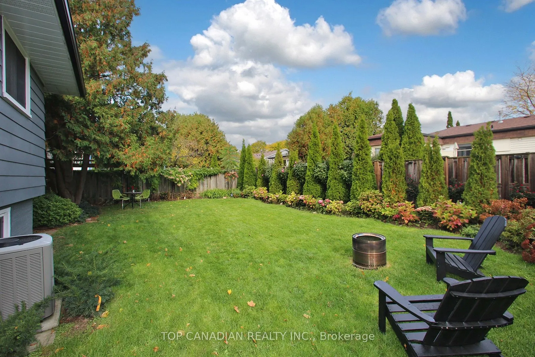 645 Castleguard Crescent