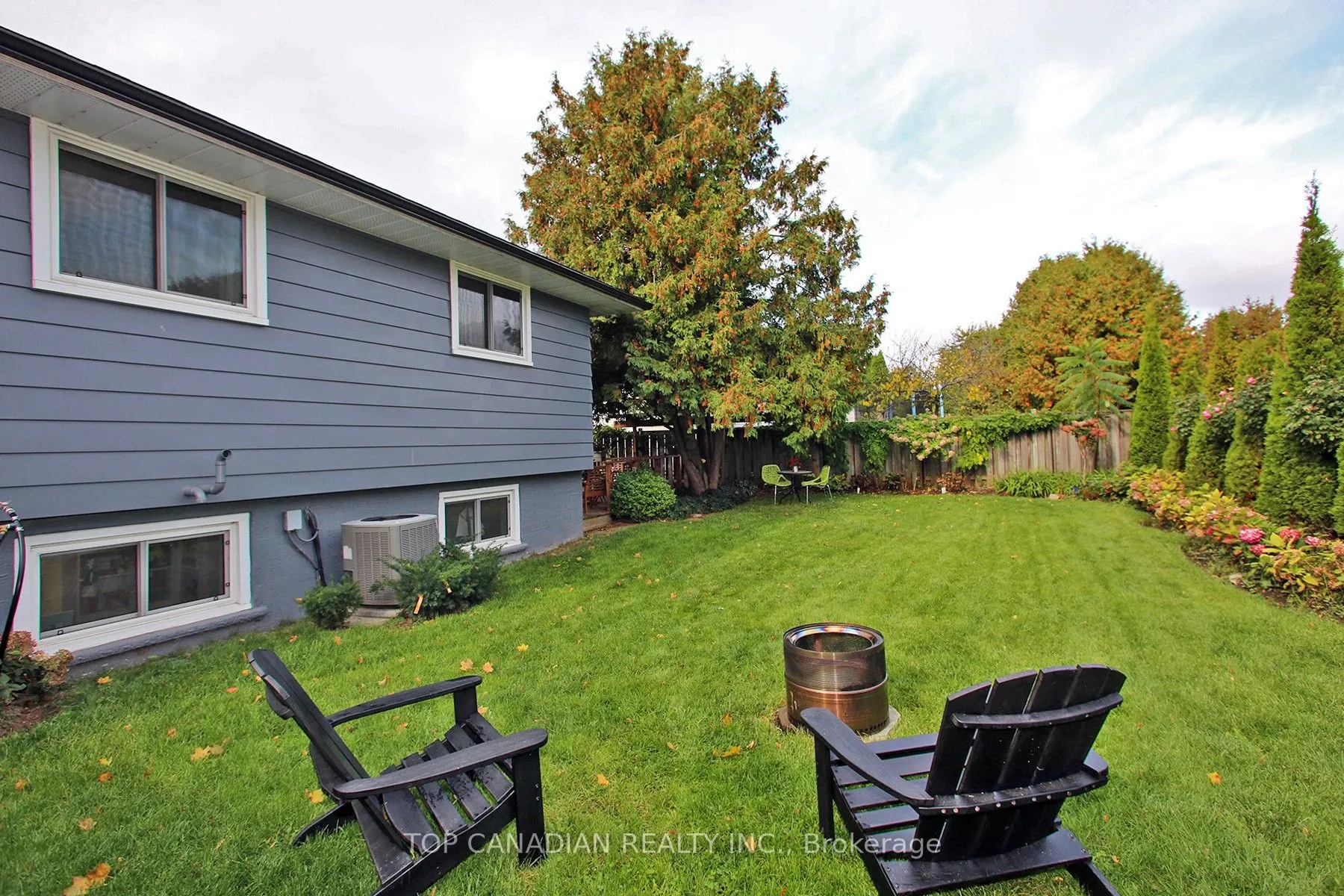 645 Castleguard Crescent