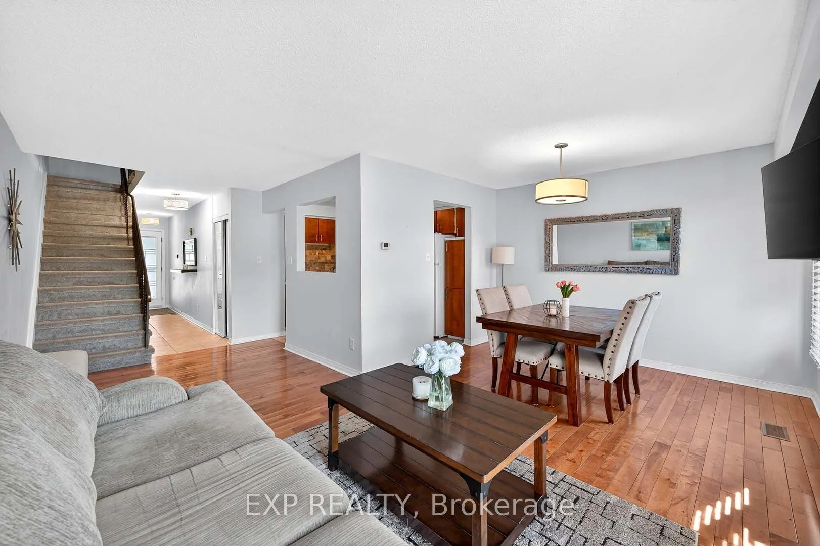 32 Collins Crescent, #31