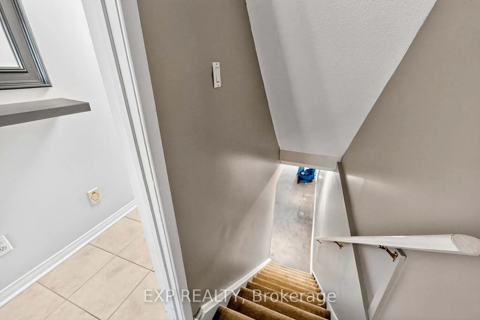 32 Collins Crescent, #31