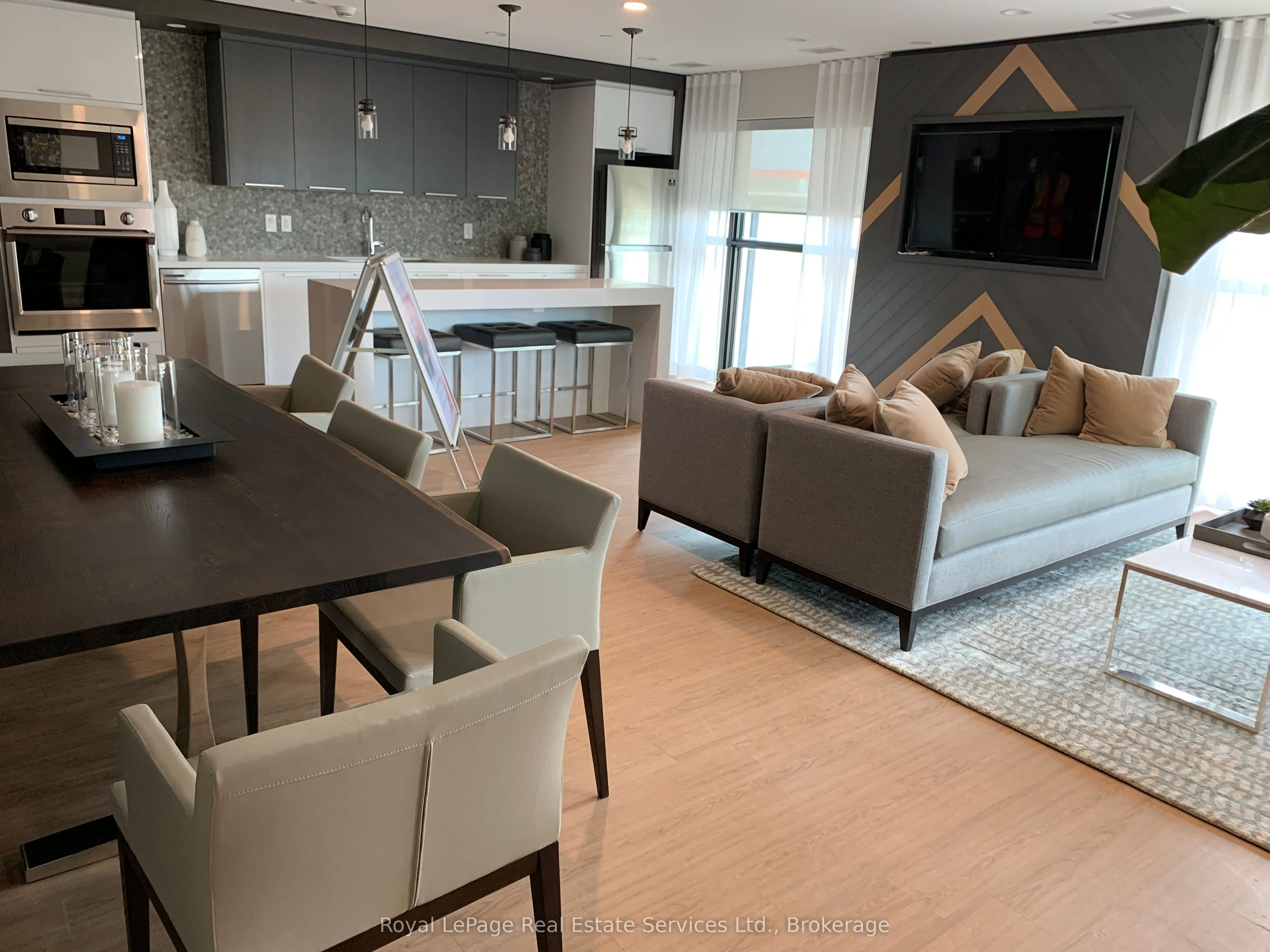 128 GROVEWOOD Common, #132