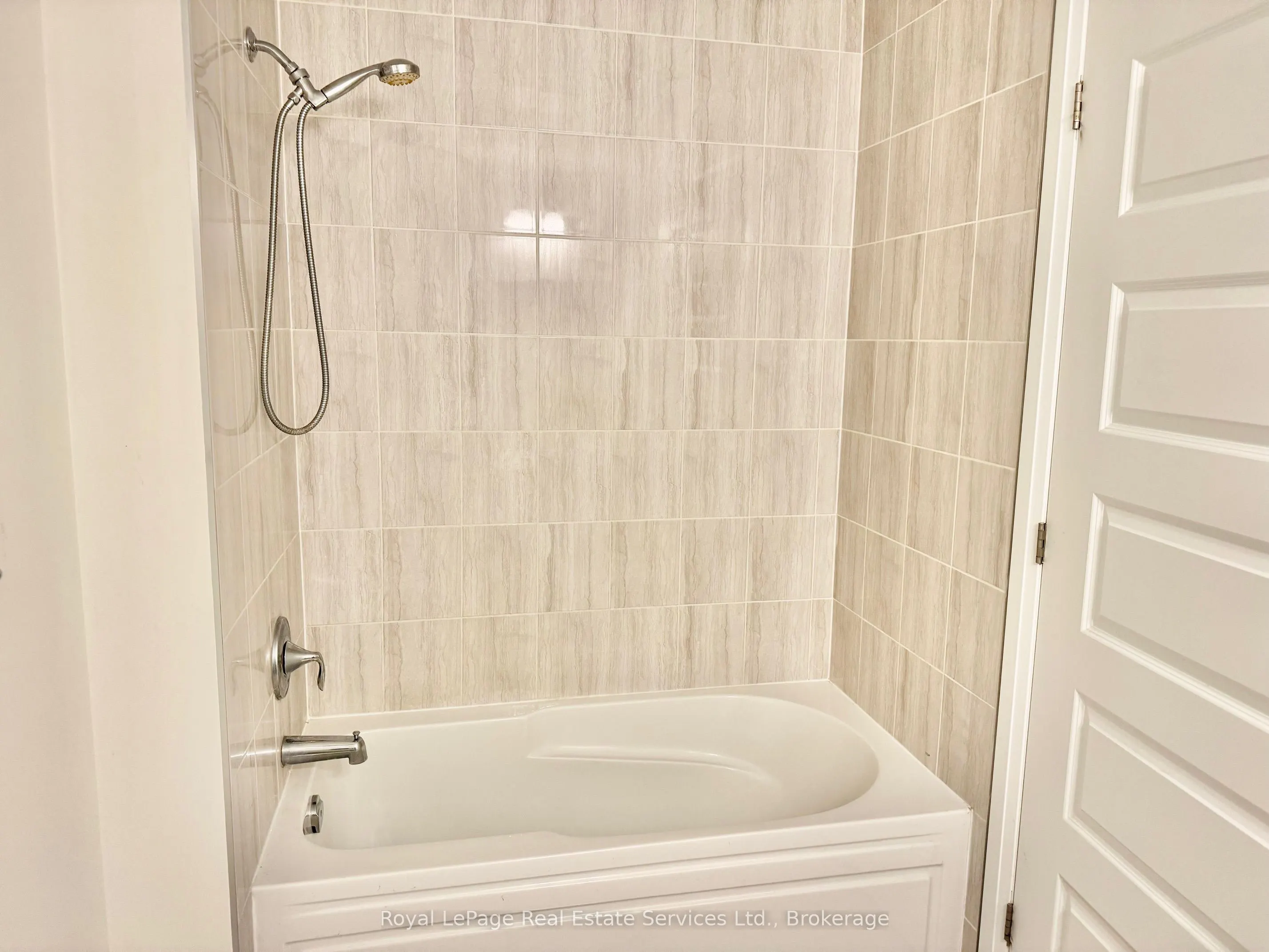 128 GROVEWOOD Common, #132