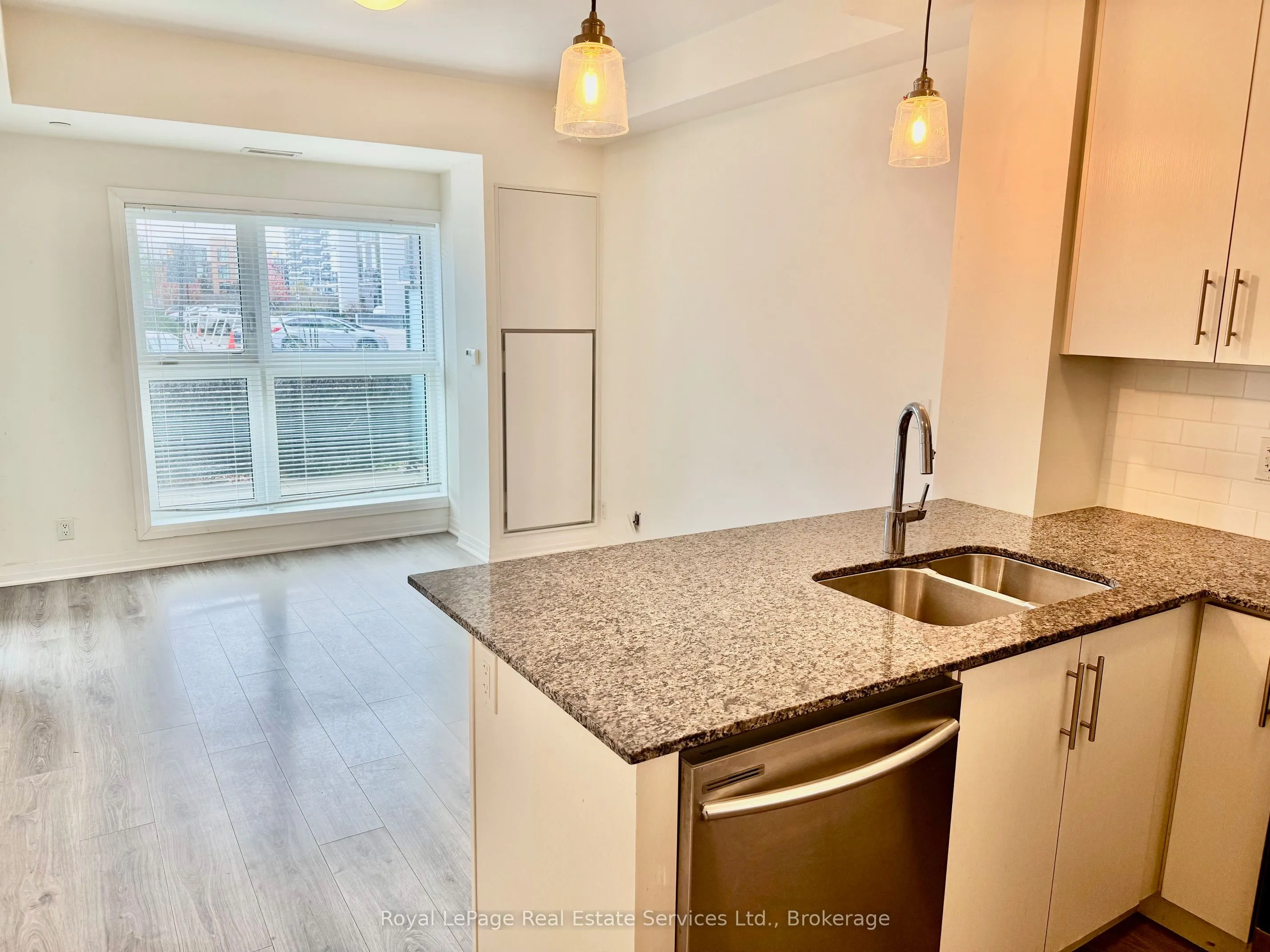 128 GROVEWOOD Common, #132