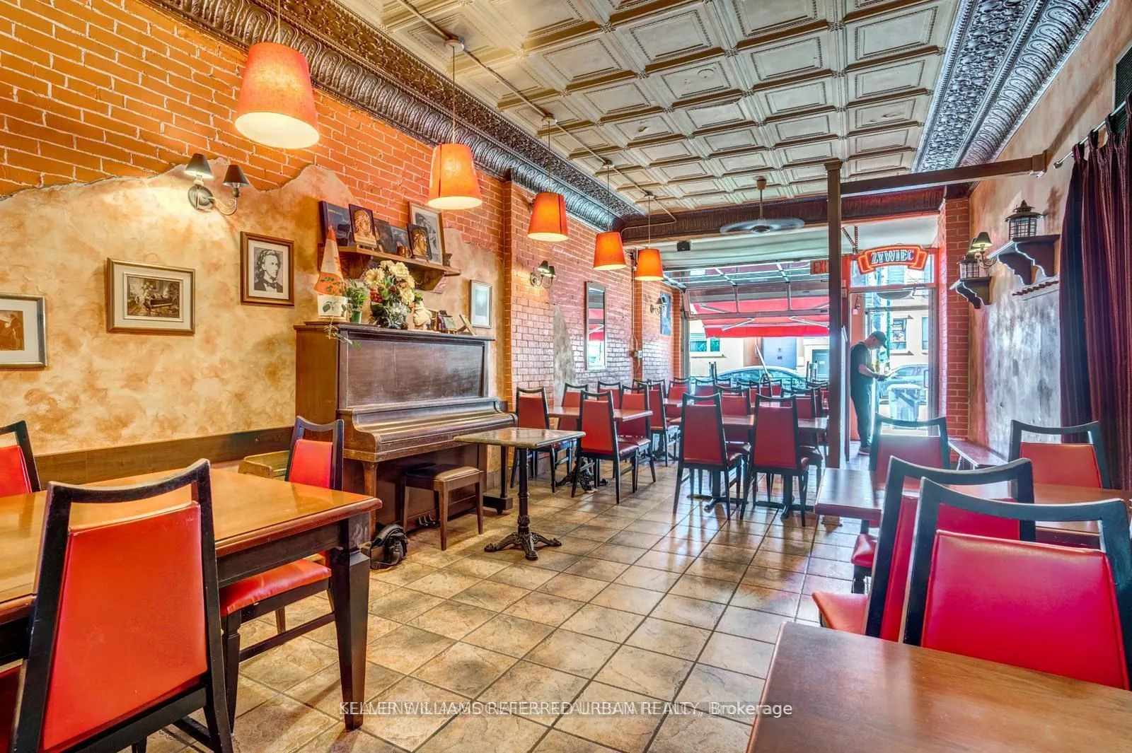 165 Roncesvalles Avenue