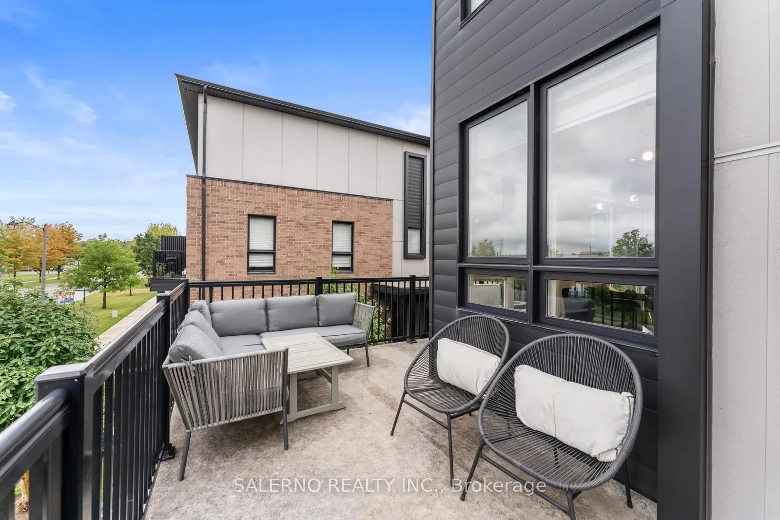 1206 Main Street E, #209