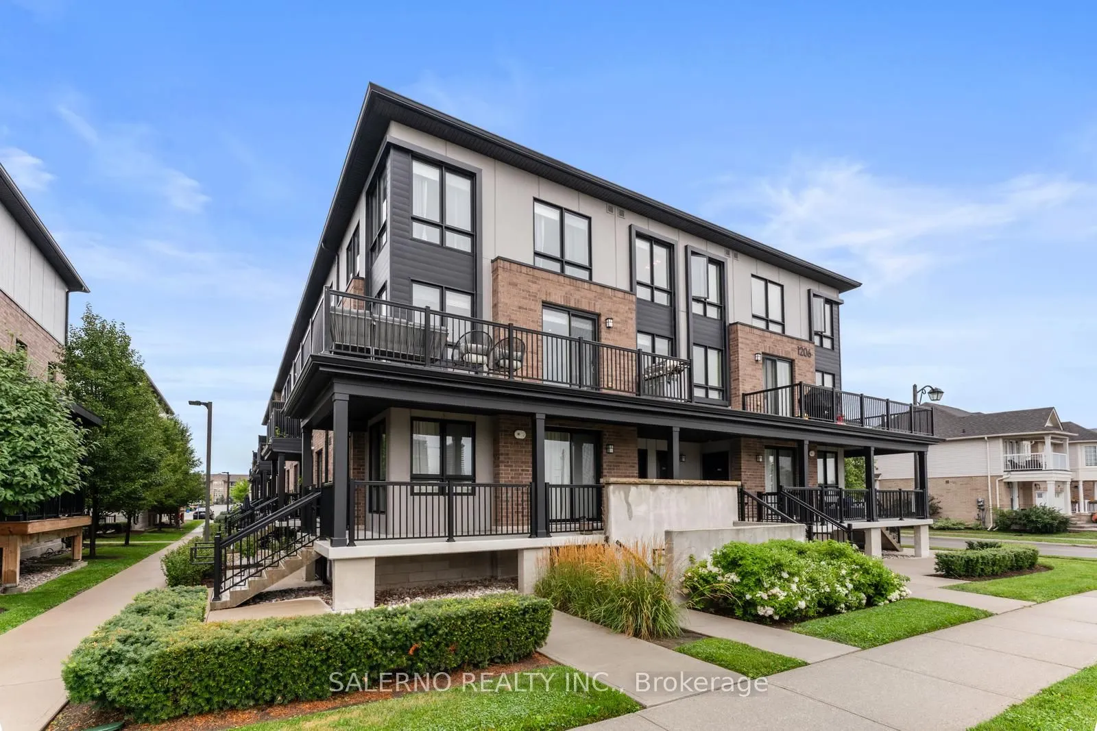 1206 Main Street E, #209