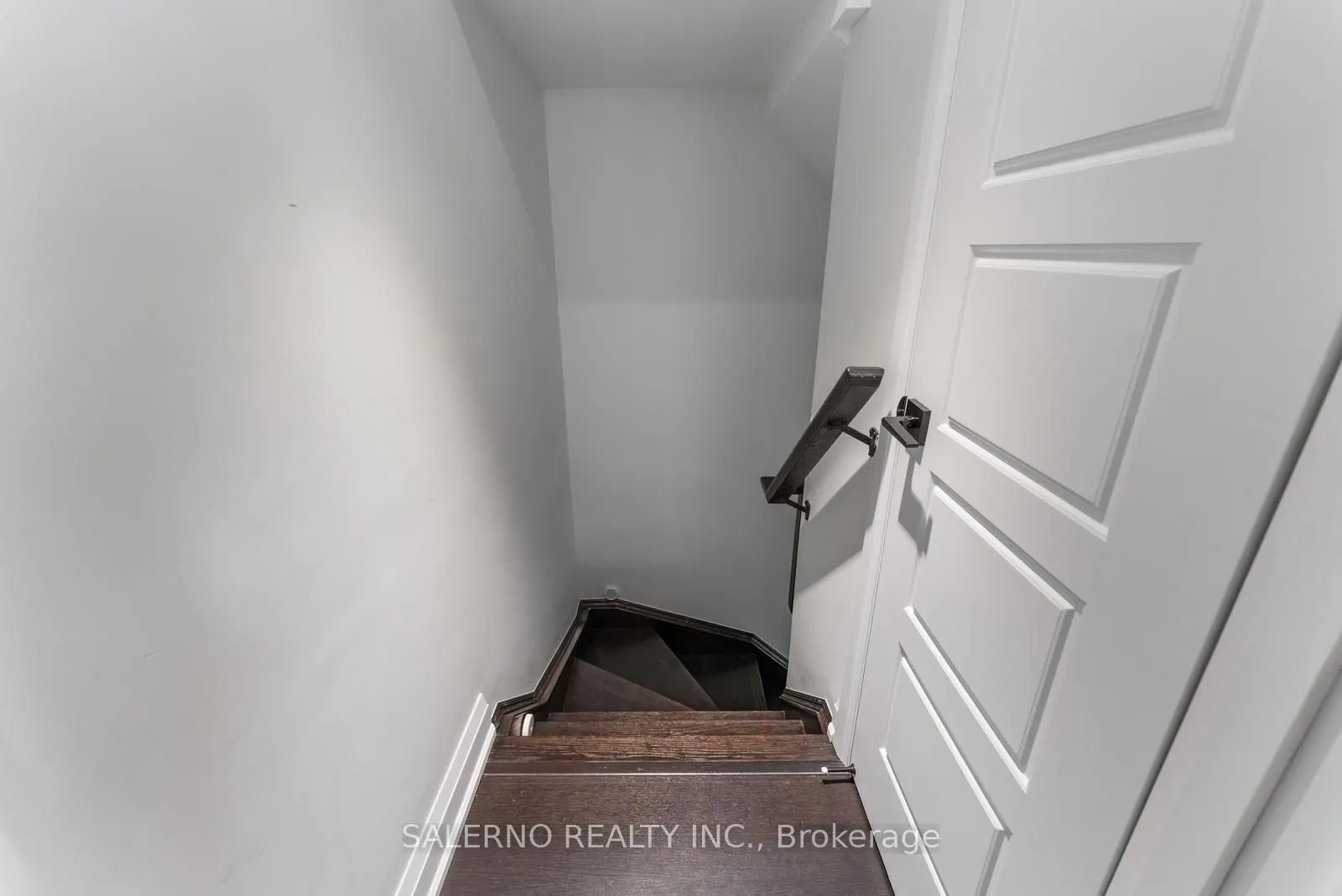 1206 Main Street E, #209