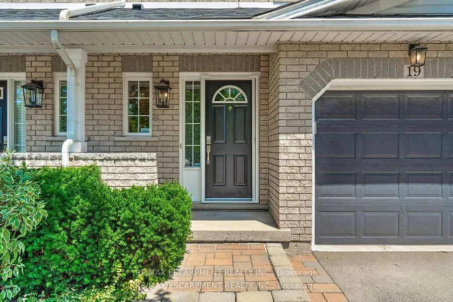 2151 Walkers Line, #19