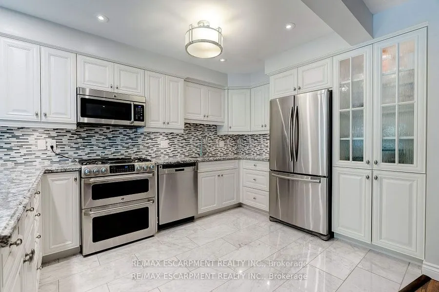 2151 Walkers Line, #19