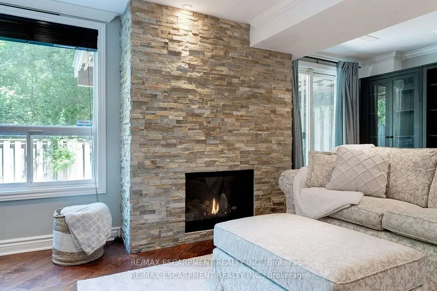 2151 Walkers Line, #19