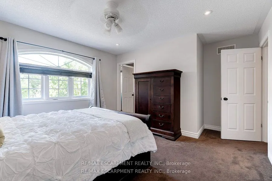 2151 Walkers Line, #19