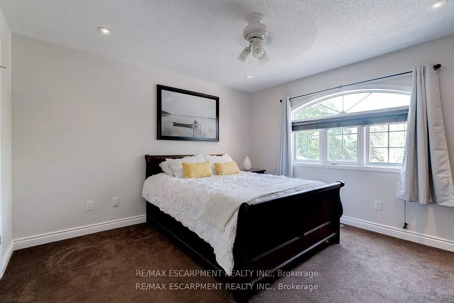 2151 Walkers Line, #19