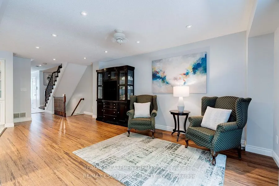 2151 Walkers Line, #19