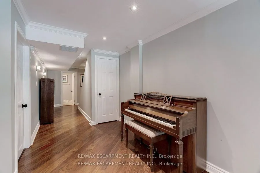 2151 Walkers Line, #19