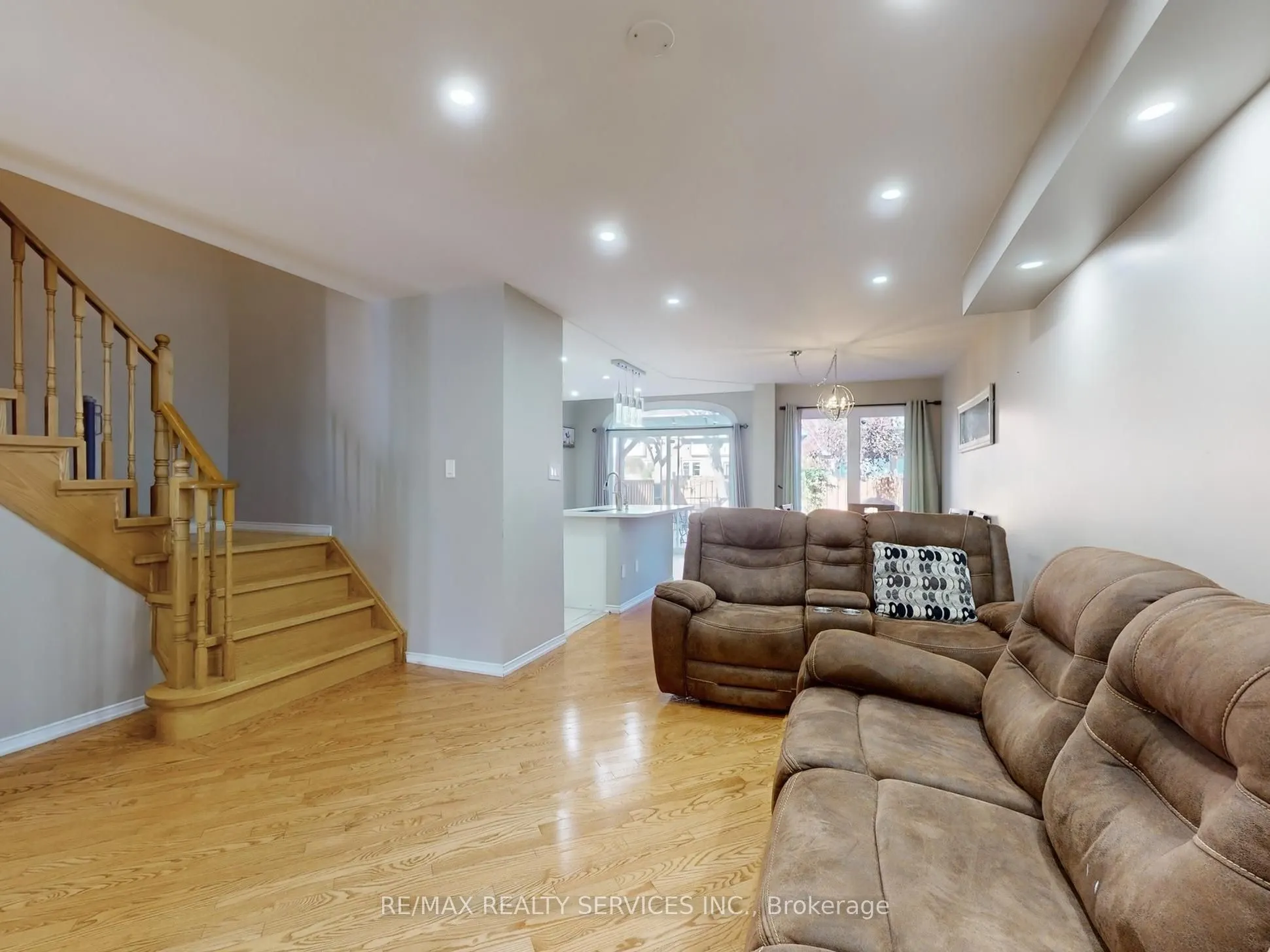 3231 Apricot Street S, #Main & 2nd Floor