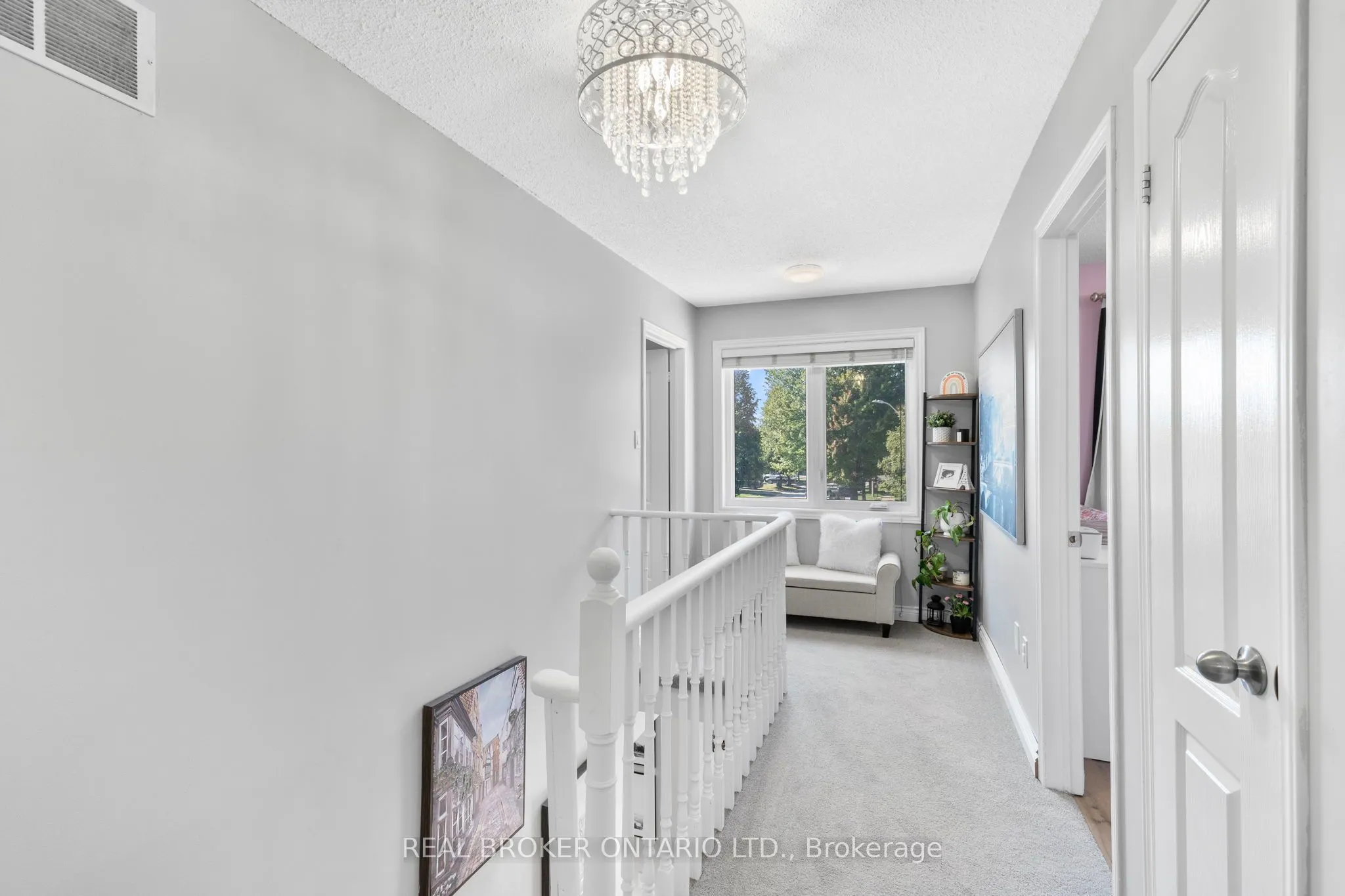 40 Davis Crescent