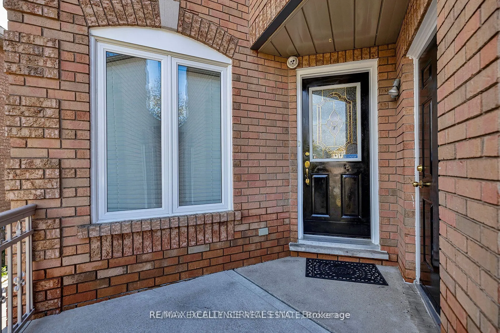 71 Rocky Mountain Crescent