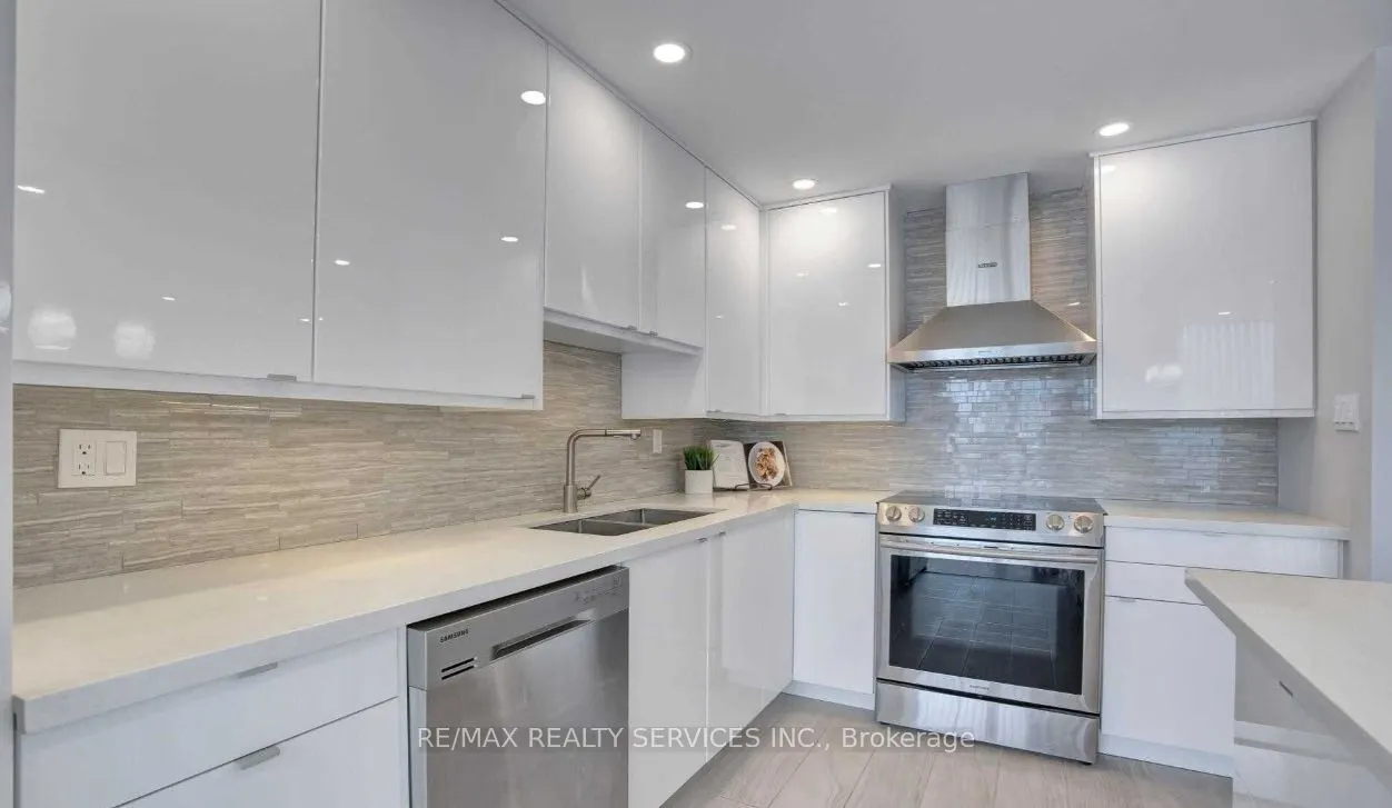 350 Webb Drive, #407