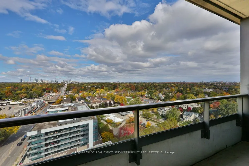 1 Hurontario Street, #1606
