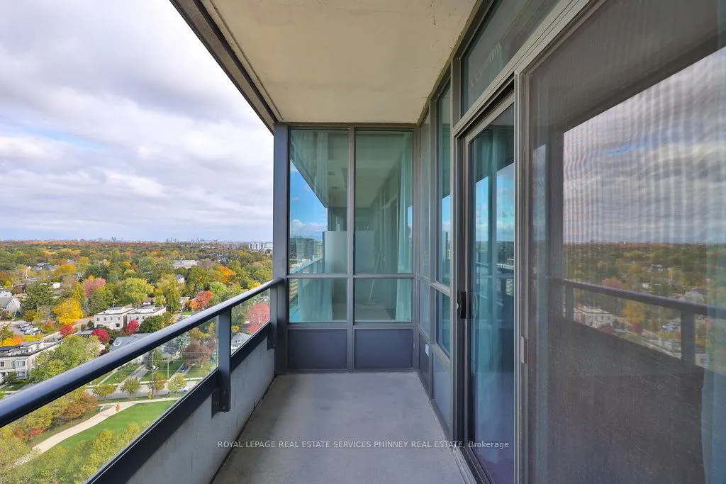 1 Hurontario Street, #1606
