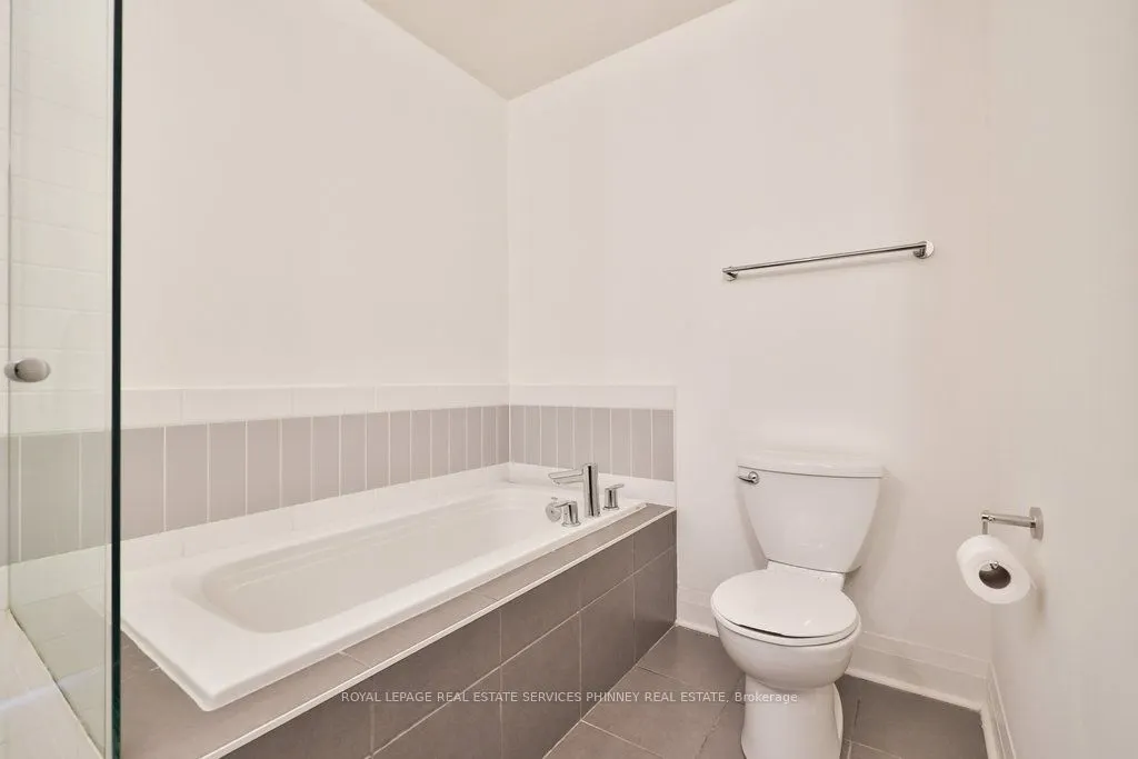1 Hurontario Street, #1606