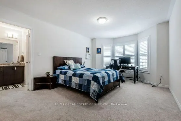 50 Royal Fern Crescent