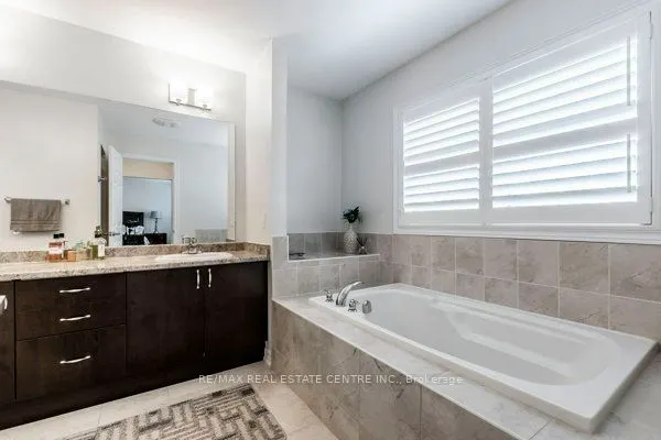 50 Royal Fern Crescent