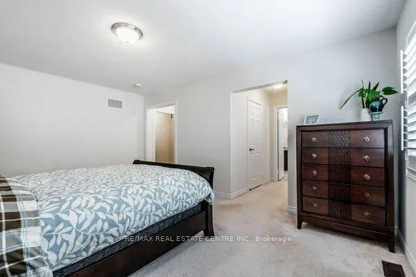 50 Royal Fern Crescent