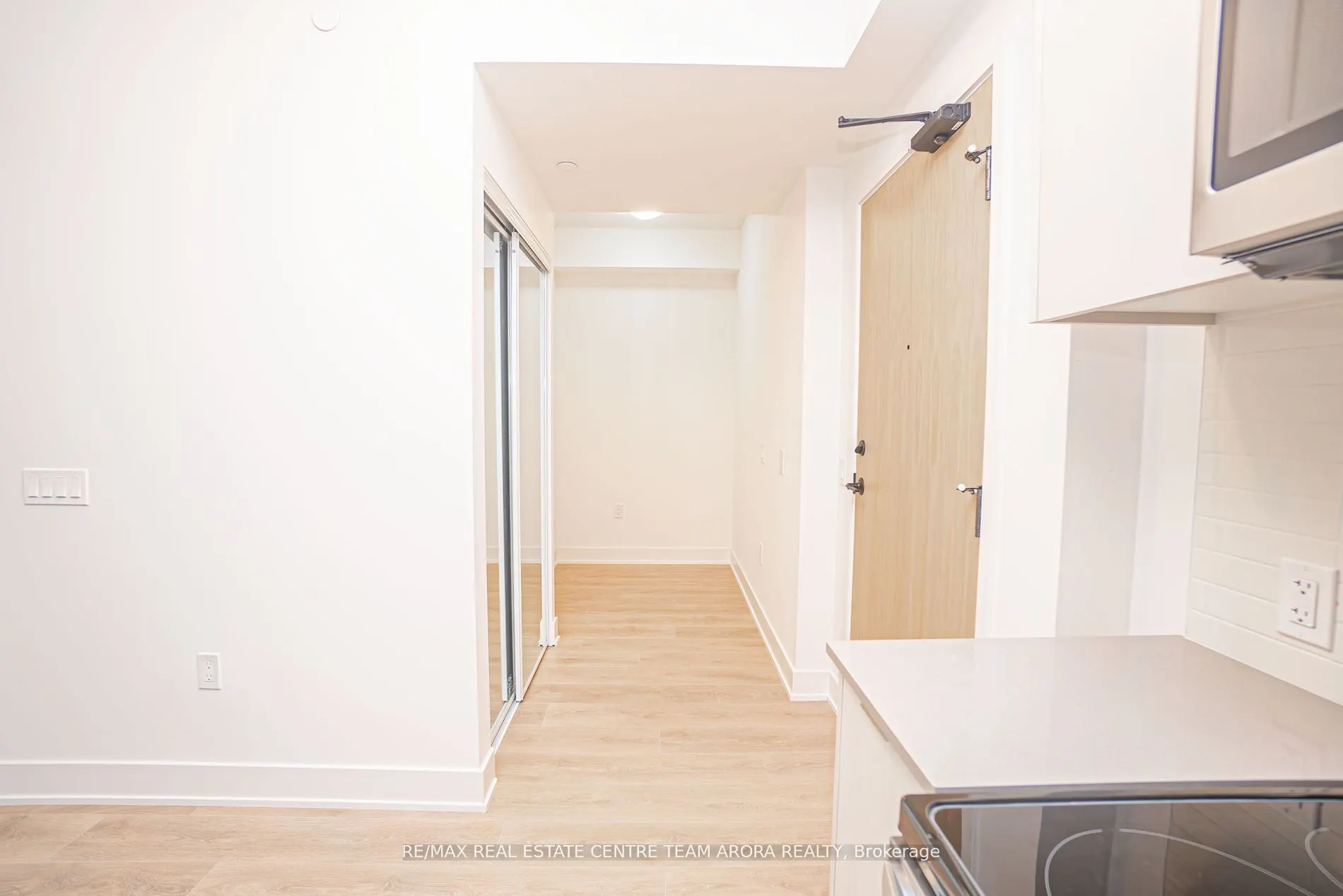 202 Burnhamthorpe Road E, #603
