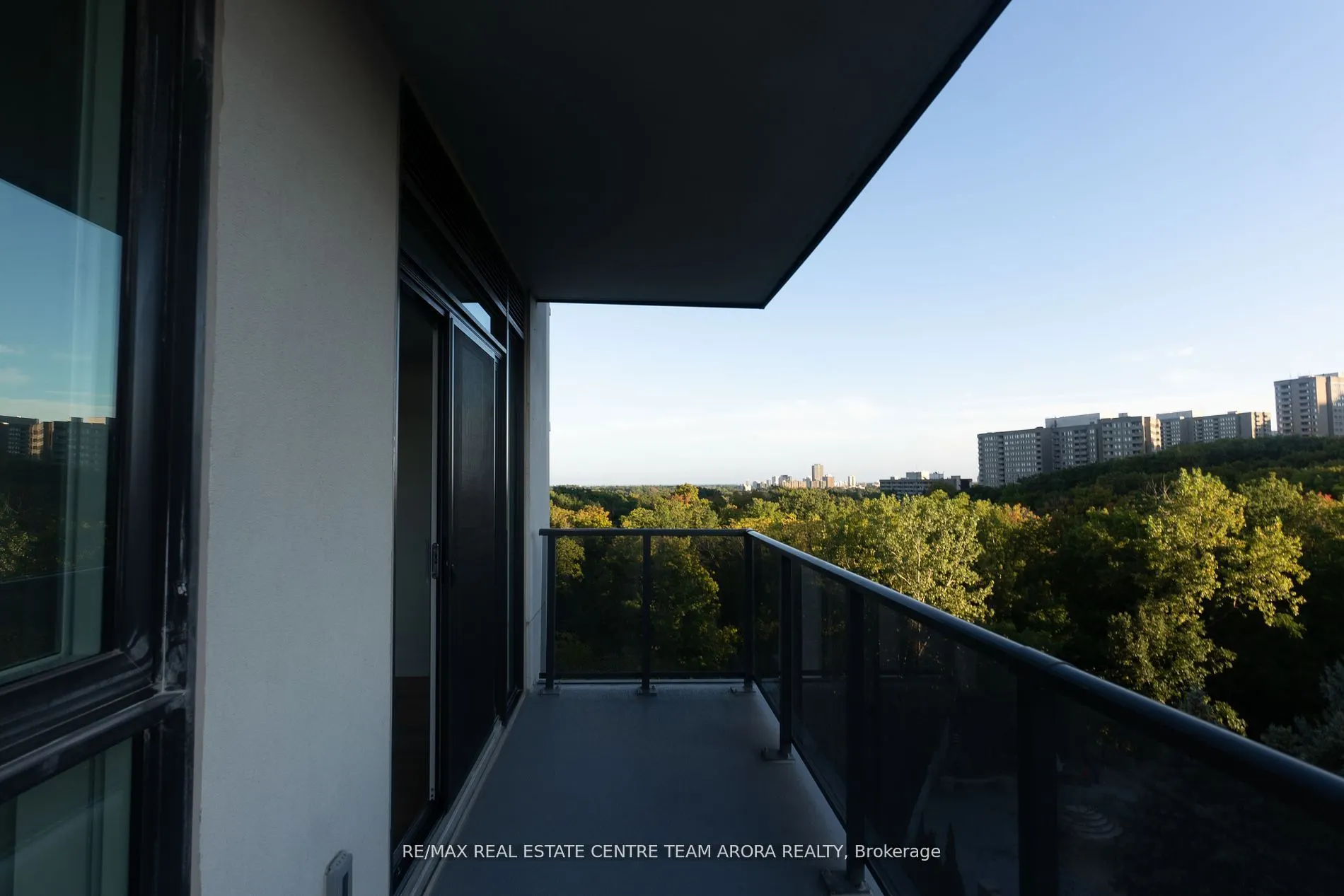 202 Burnhamthorpe Road E, #603