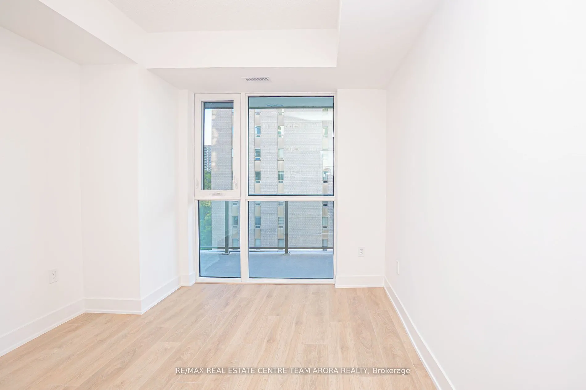 202 Burnhamthorpe Road E, #603
