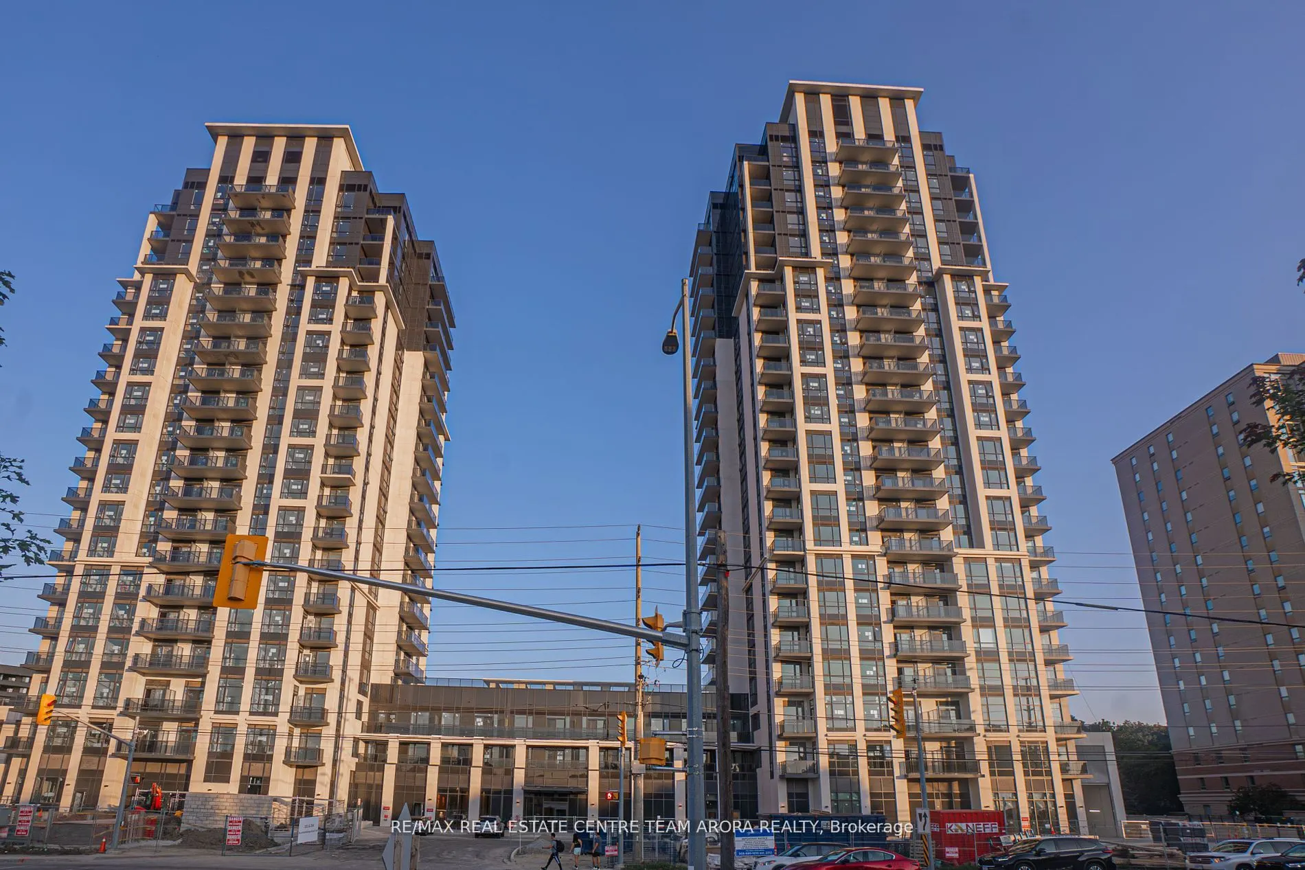 202 Burnhamthorpe Road E, #603