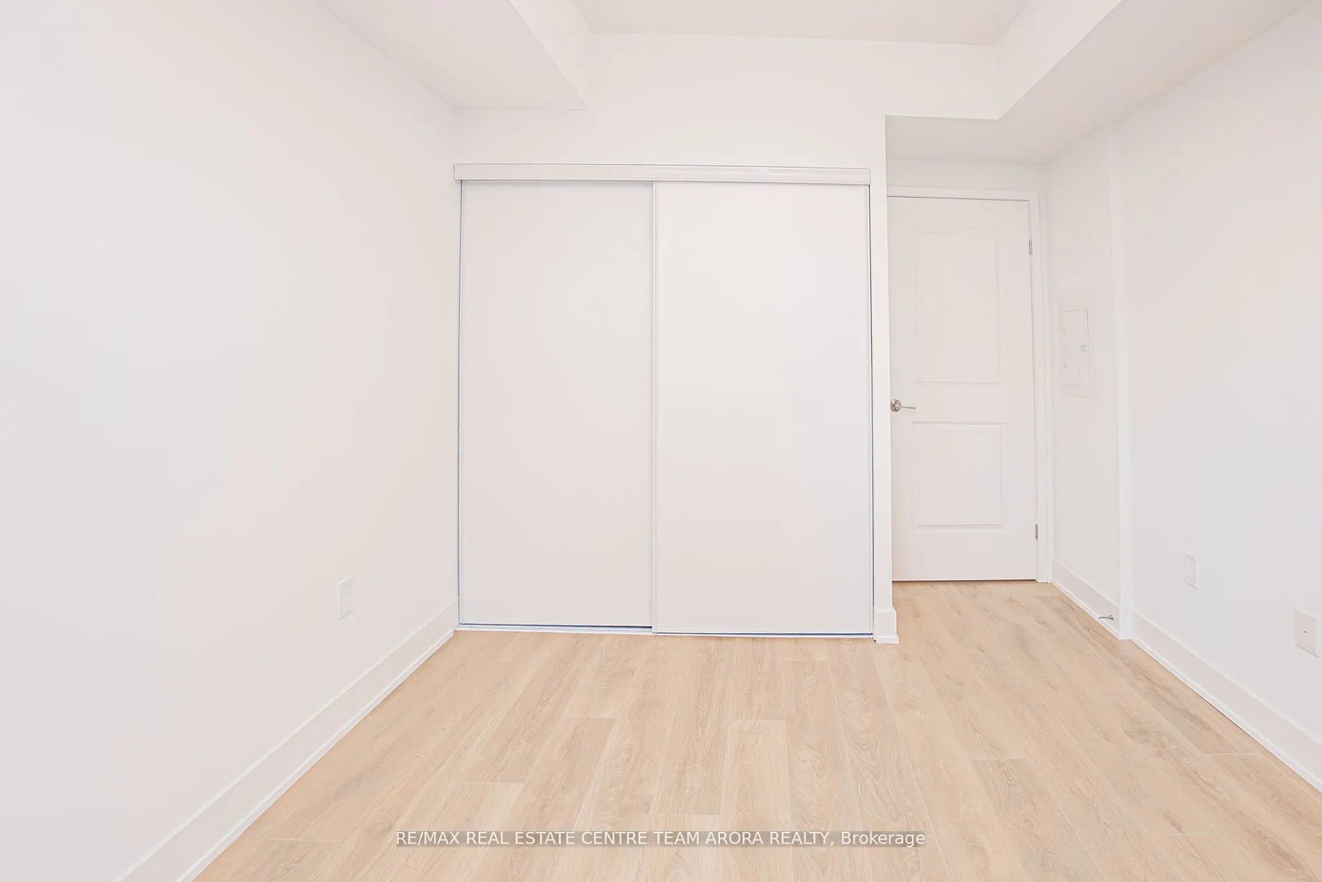202 Burnhamthorpe Road E, #603