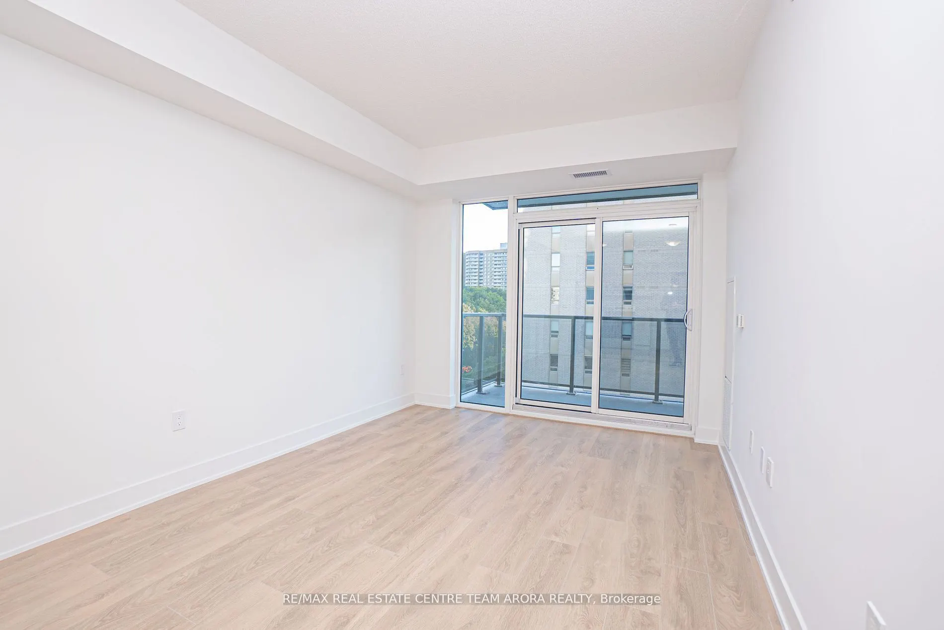 202 Burnhamthorpe Road E, #603