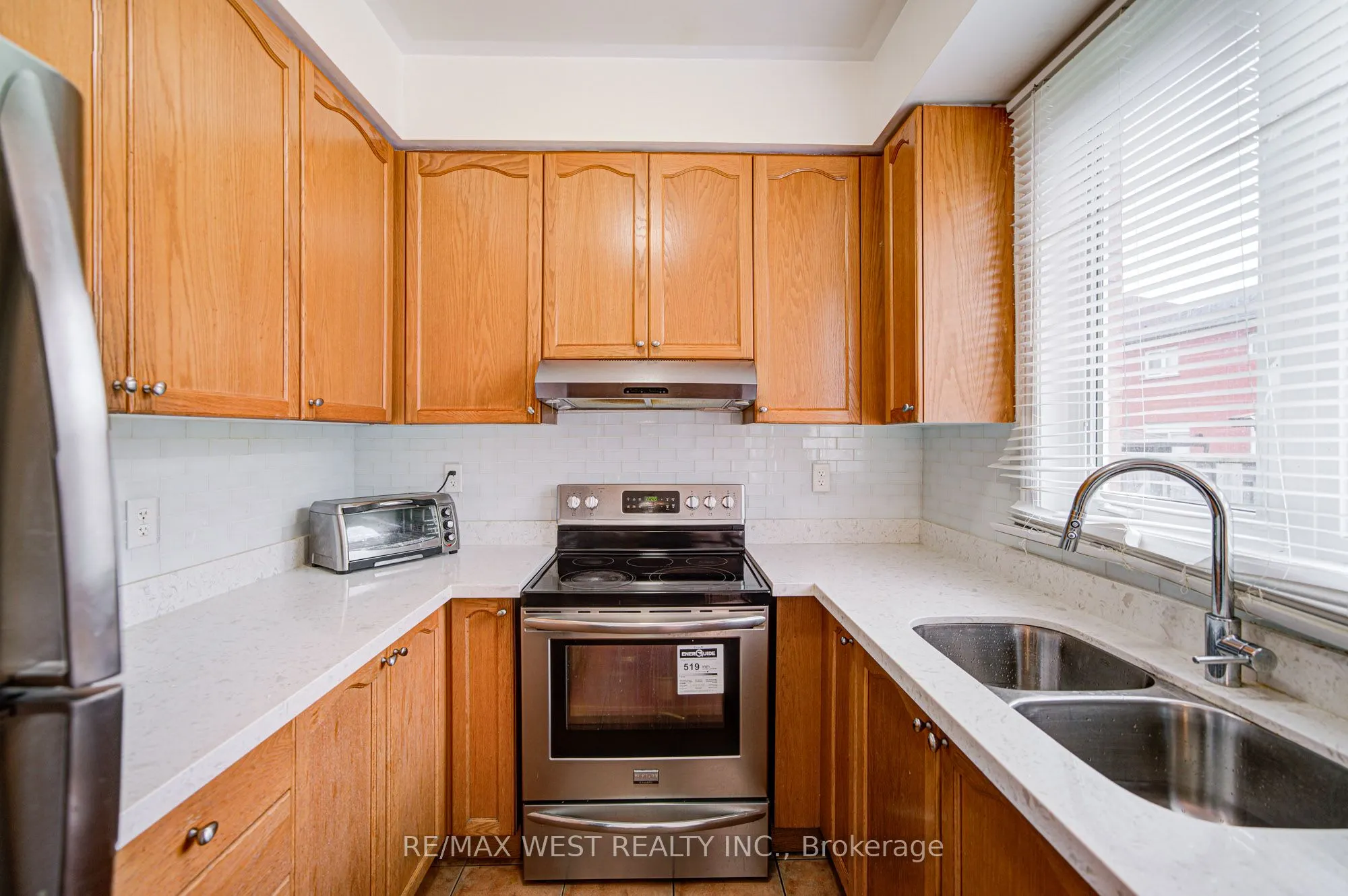 12 Eaglefield Gate