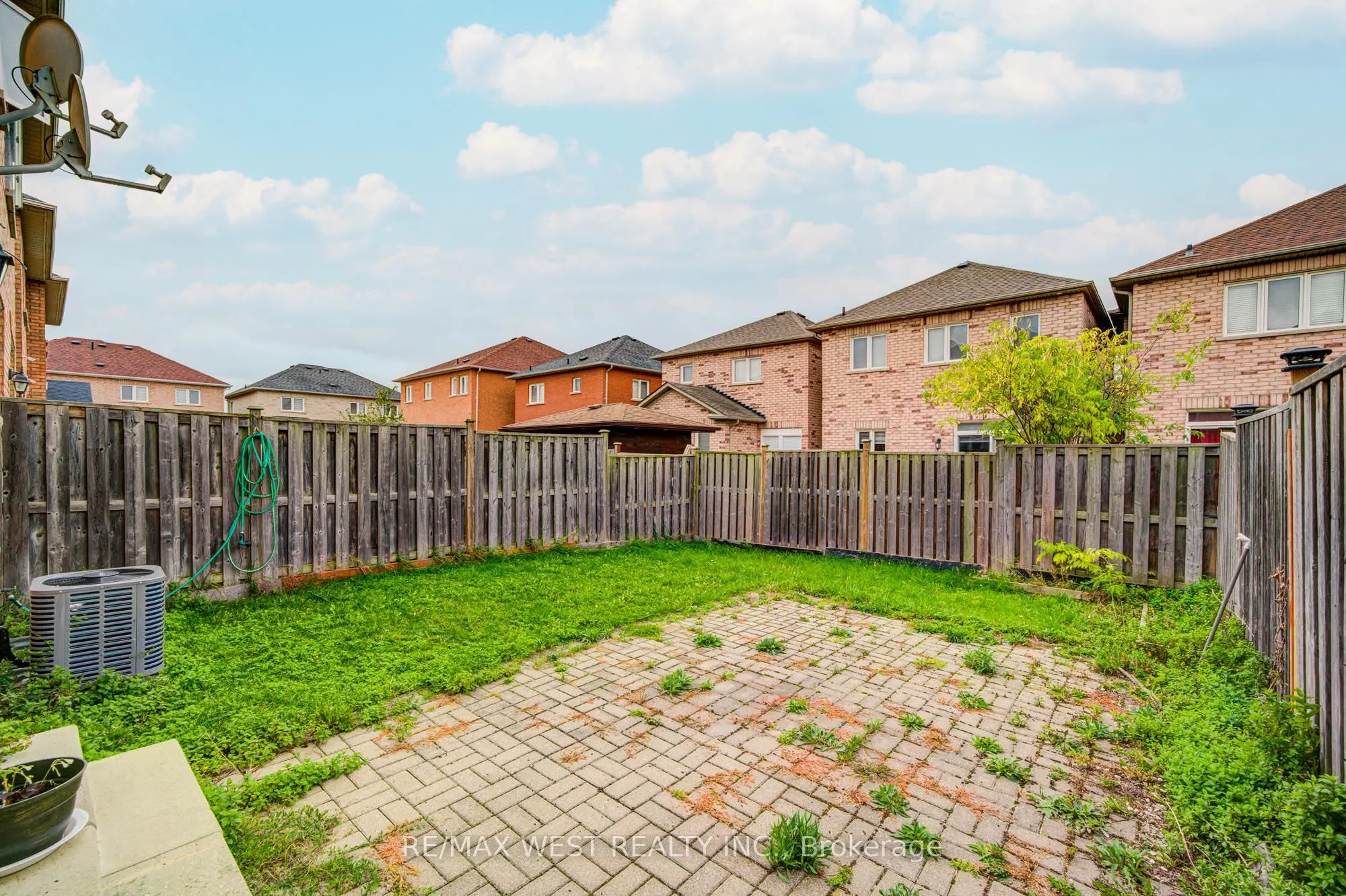 12 Eaglefield Gate