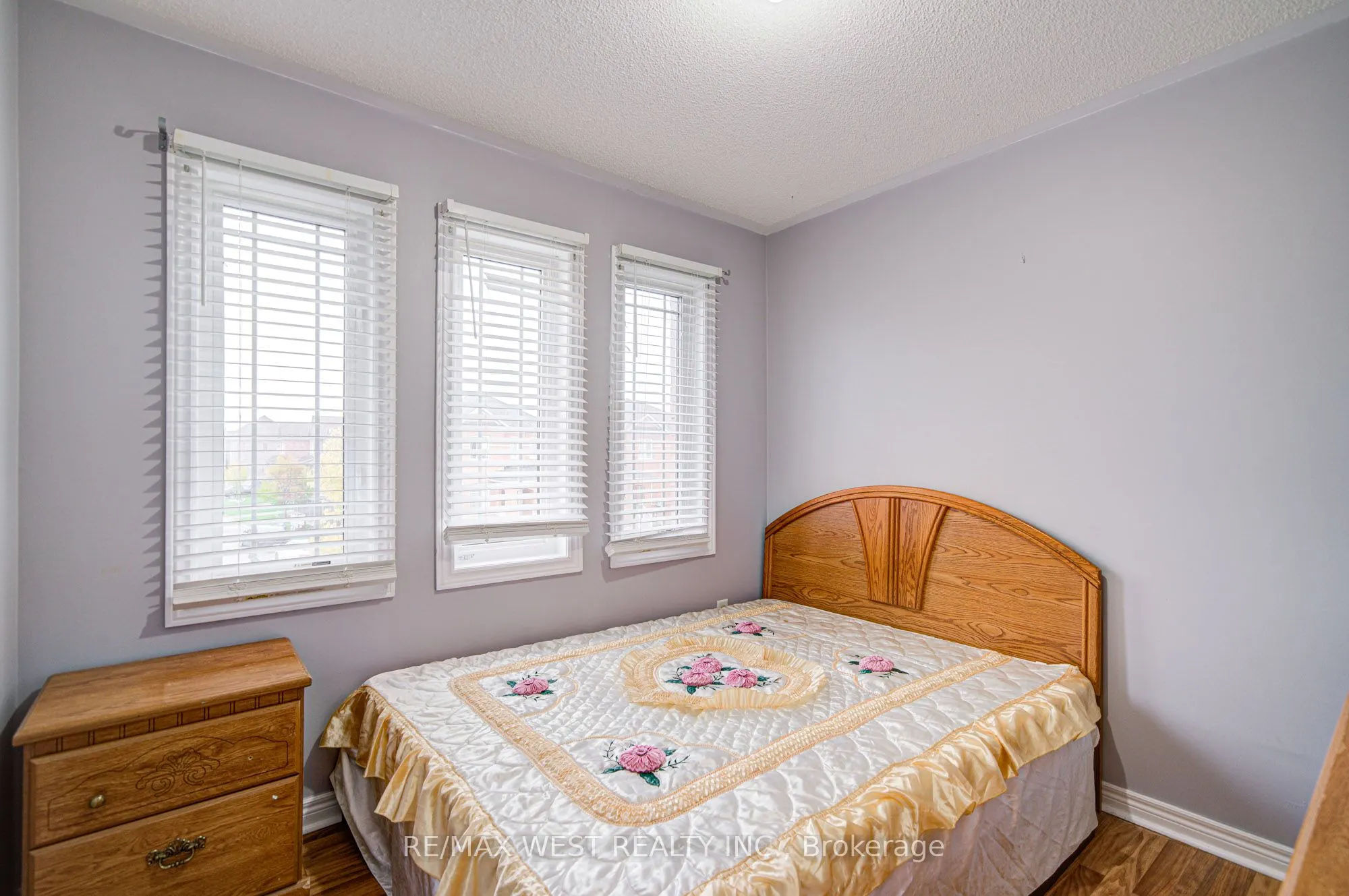 12 Eaglefield Gate